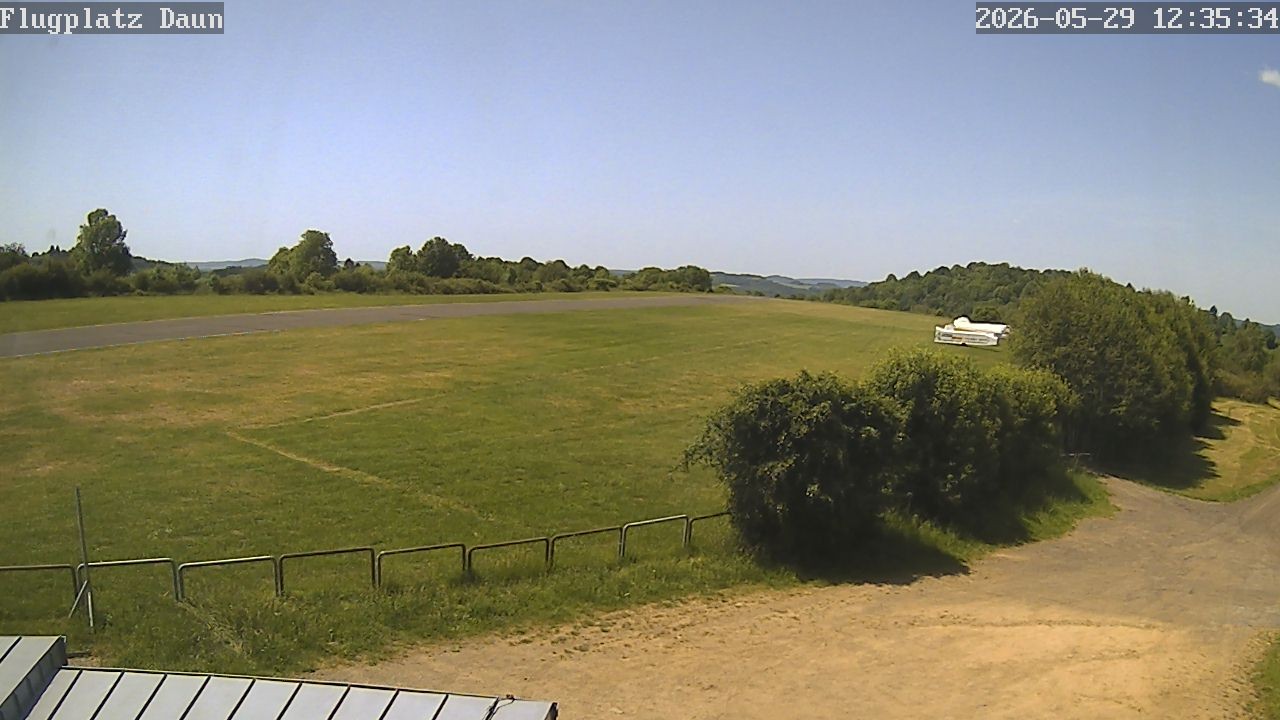 Archiv Foto Webcam Daun - Flugplatz