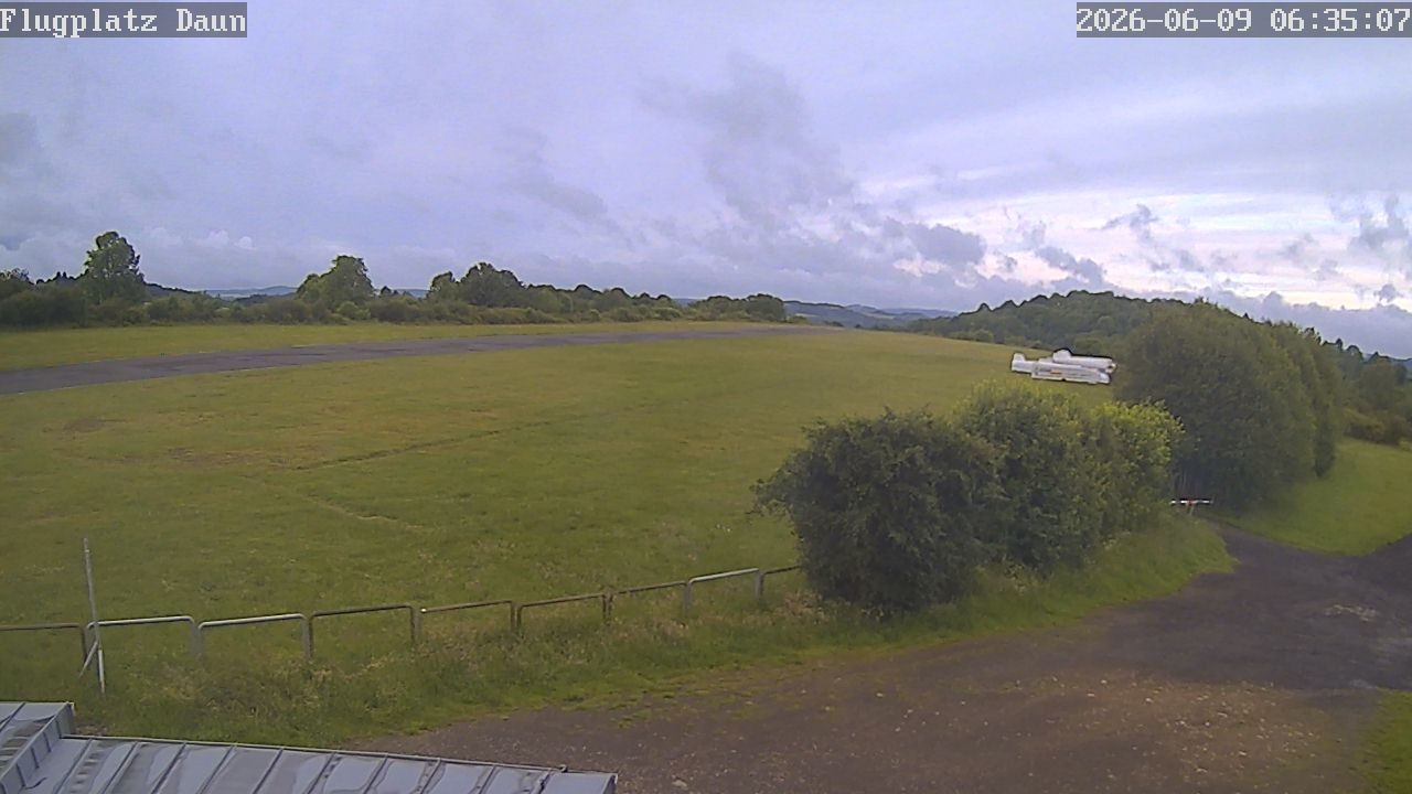 Archiv Foto Webcam Daun - Flugplatz
