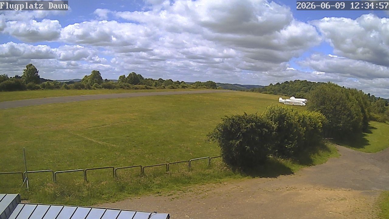 Archiv Foto Webcam Daun - Flugplatz