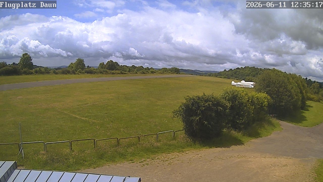 Archived image Webcam Daun, Airfield