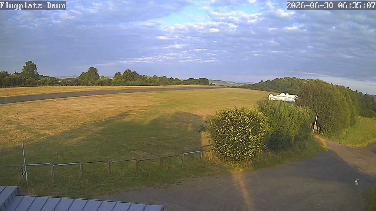 Archiv Foto Webcam Daun - Flugplatz