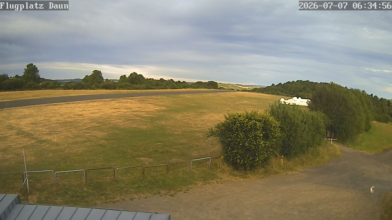 Archived image Webcam Daun, Airfield
