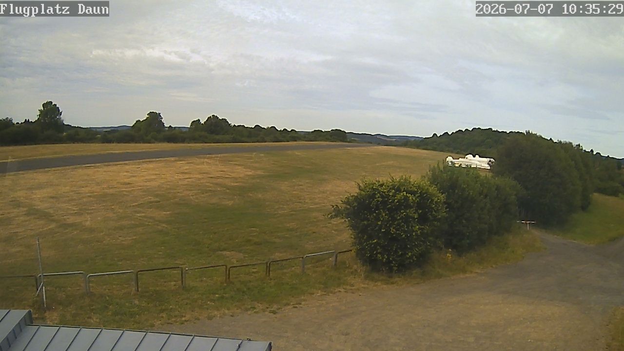 Archived image Webcam Daun, Airfield
