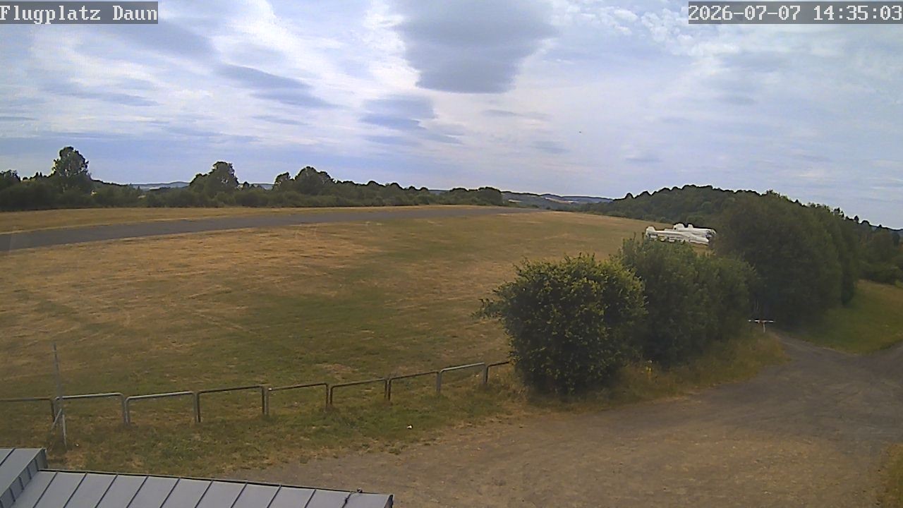 Archived image Webcam Daun, Airfield