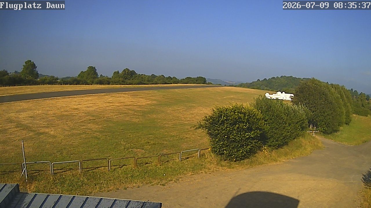 Archived image Webcam Daun, Airfield