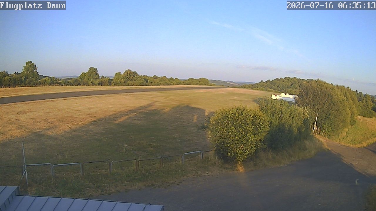 Archiv Foto Webcam Daun - Flugplatz