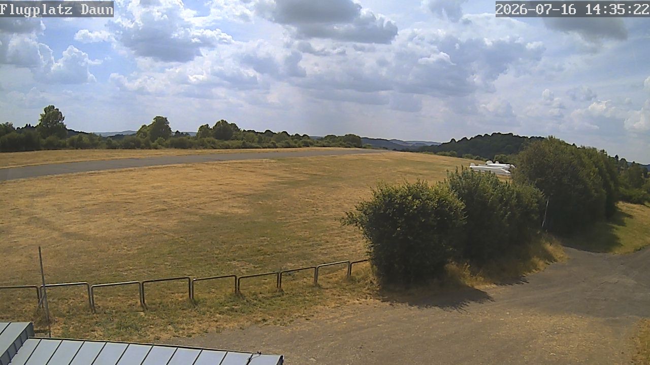 Archiv Foto Webcam Daun - Flugplatz