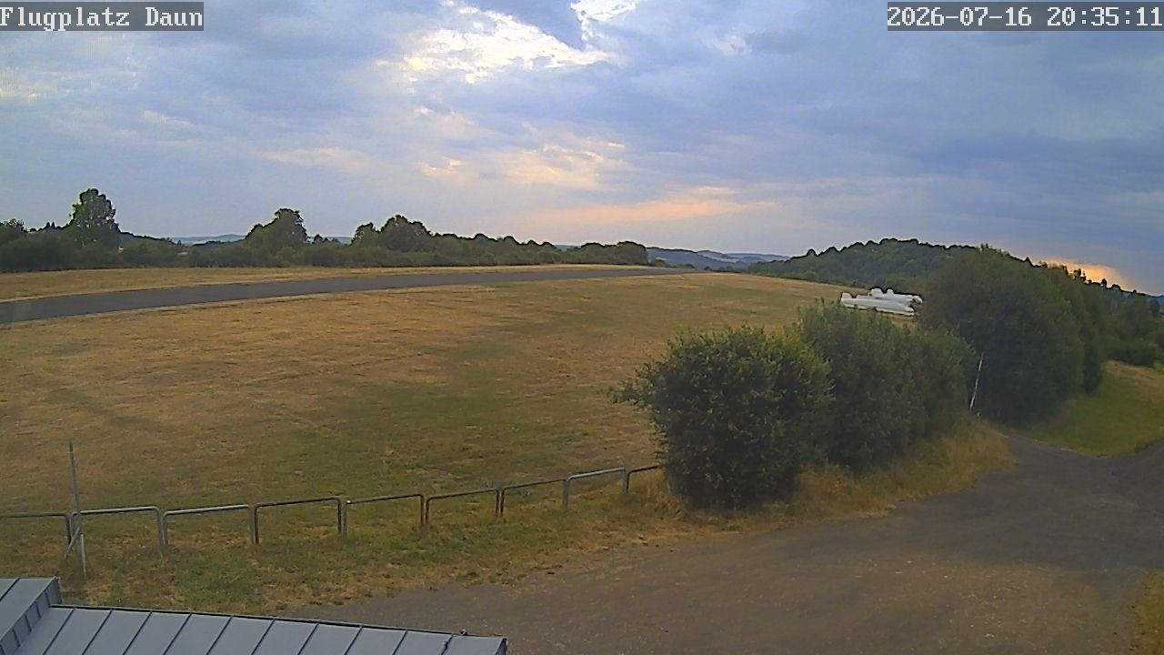 Archiv Foto Webcam Daun - Flugplatz