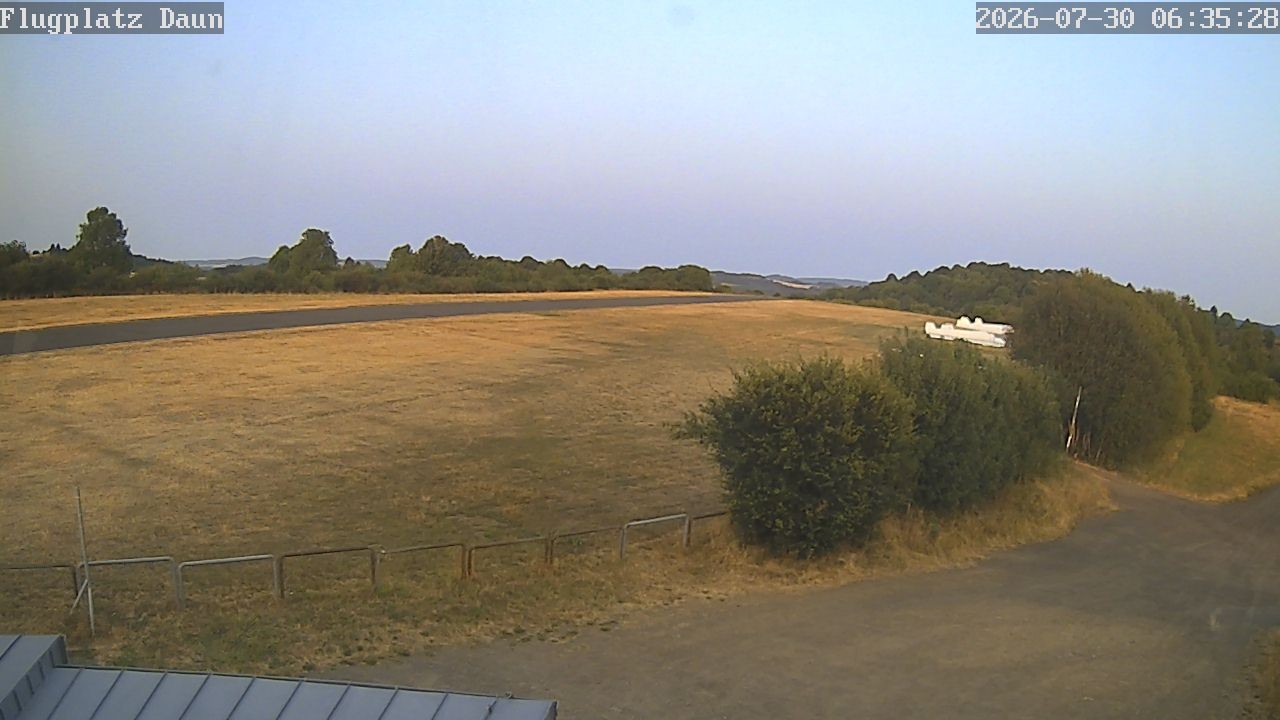 Archived image Webcam Daun, Airfield