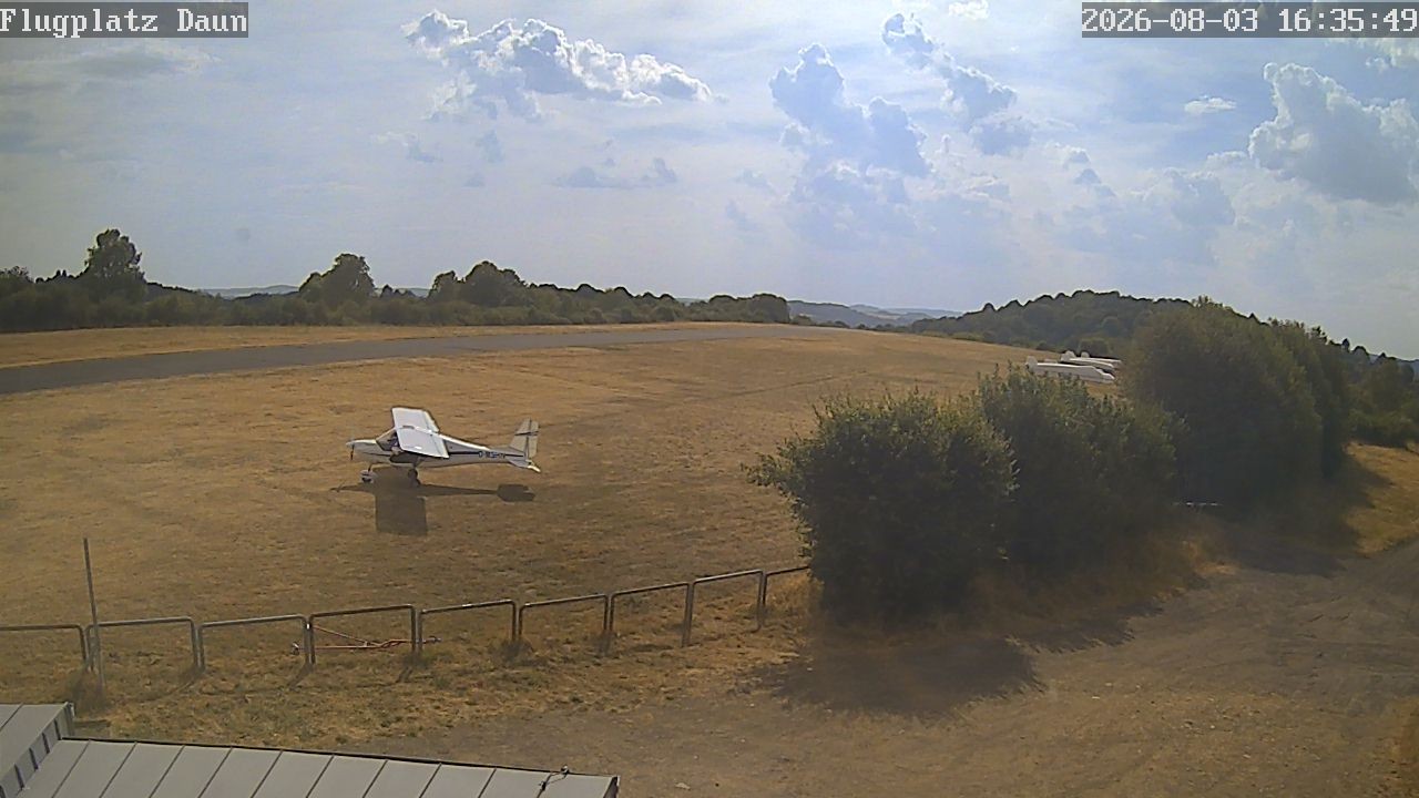 Archived image Webcam Daun, Airfield