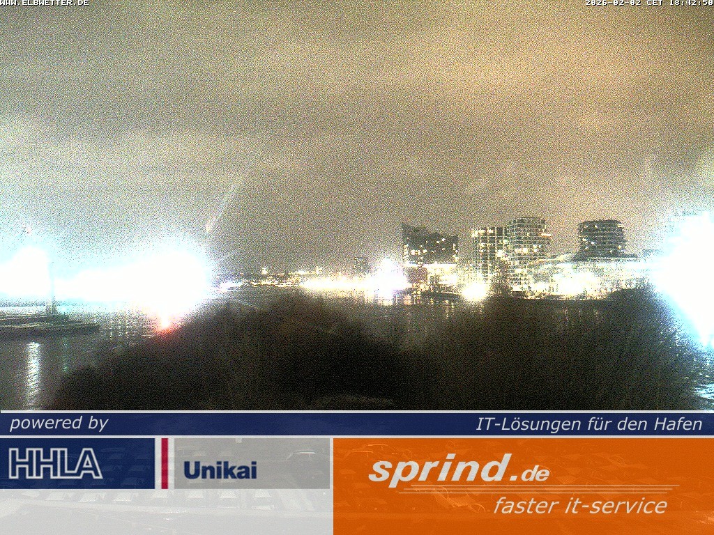 Archived image Webcam Hamburg Cruise Center