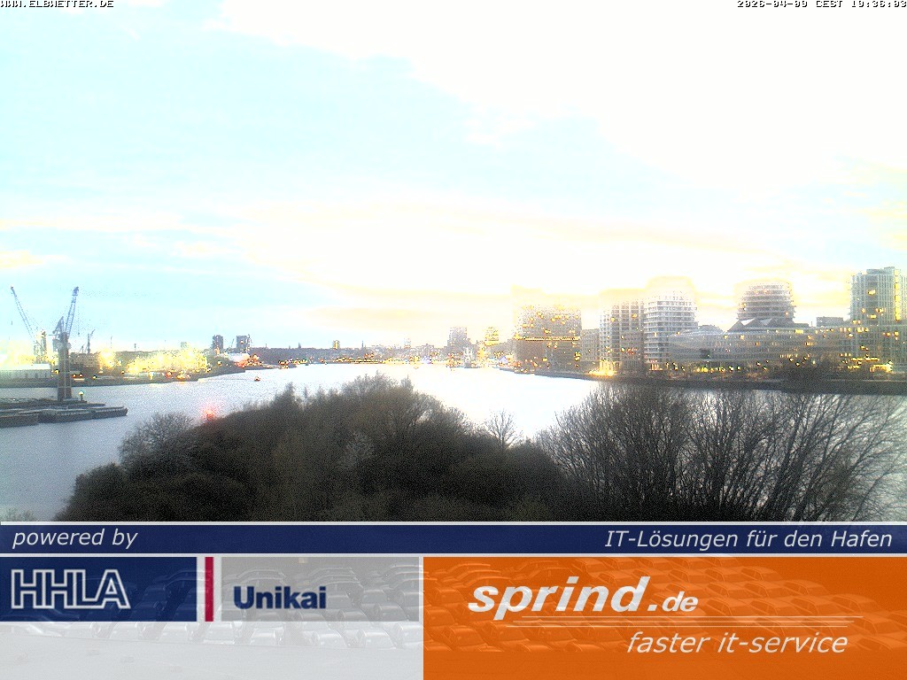 Archived image Webcam Hamburg Cruise Center