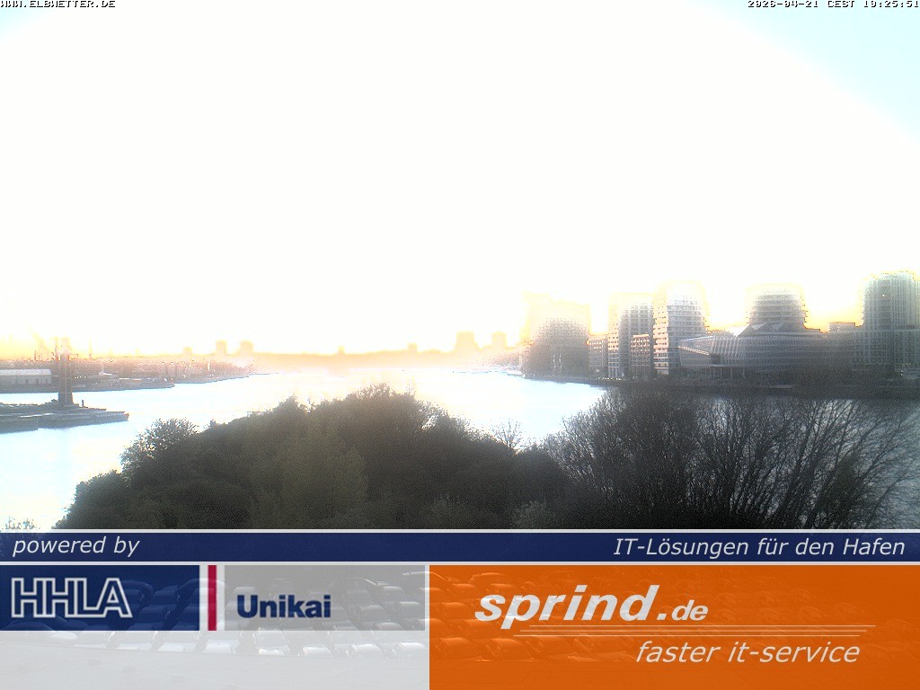 Archived image Webcam Hamburg Cruise Center