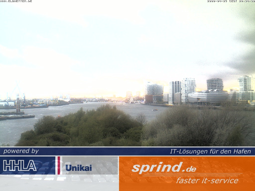 Archived image Webcam Hamburg Cruise Center