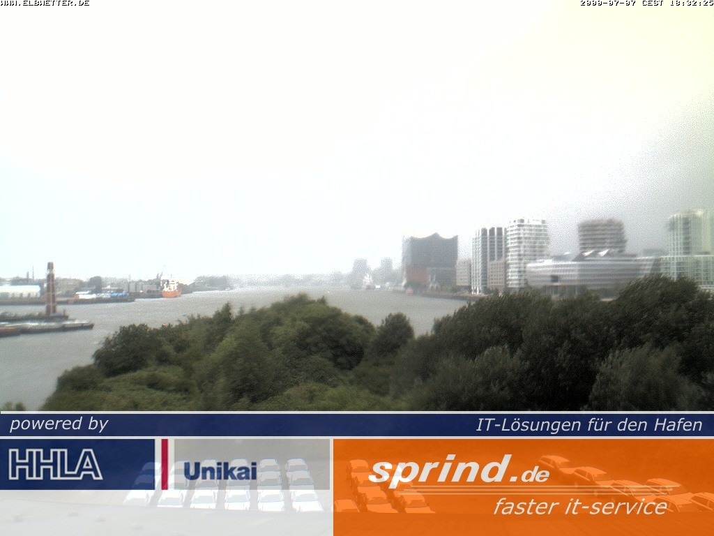 Archived image Webcam Hamburg Cruise Center