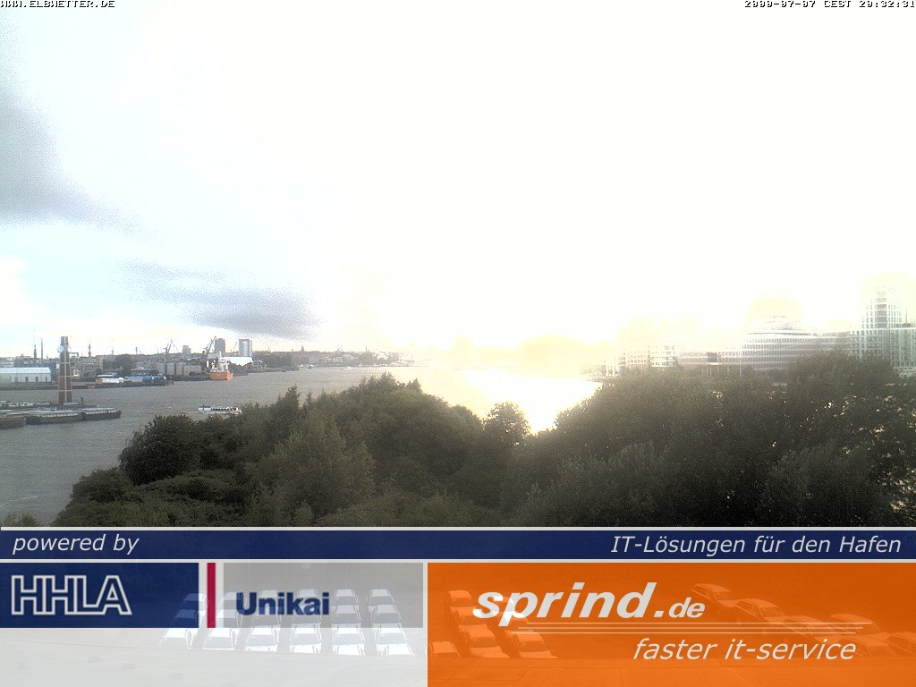 Archived image Webcam Hamburg Cruise Center