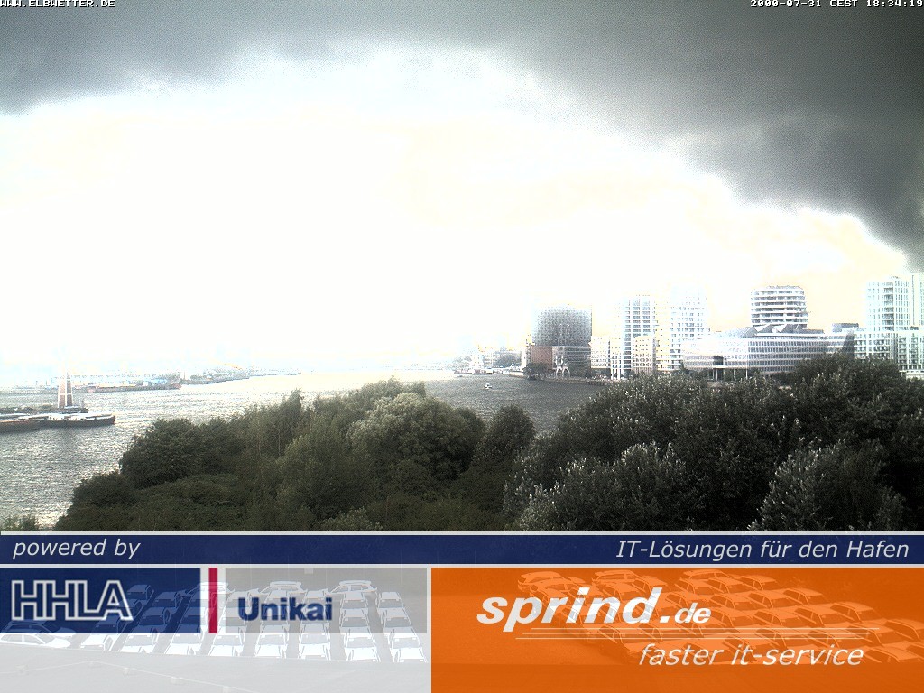 Archived image Webcam Hamburg Cruise Center