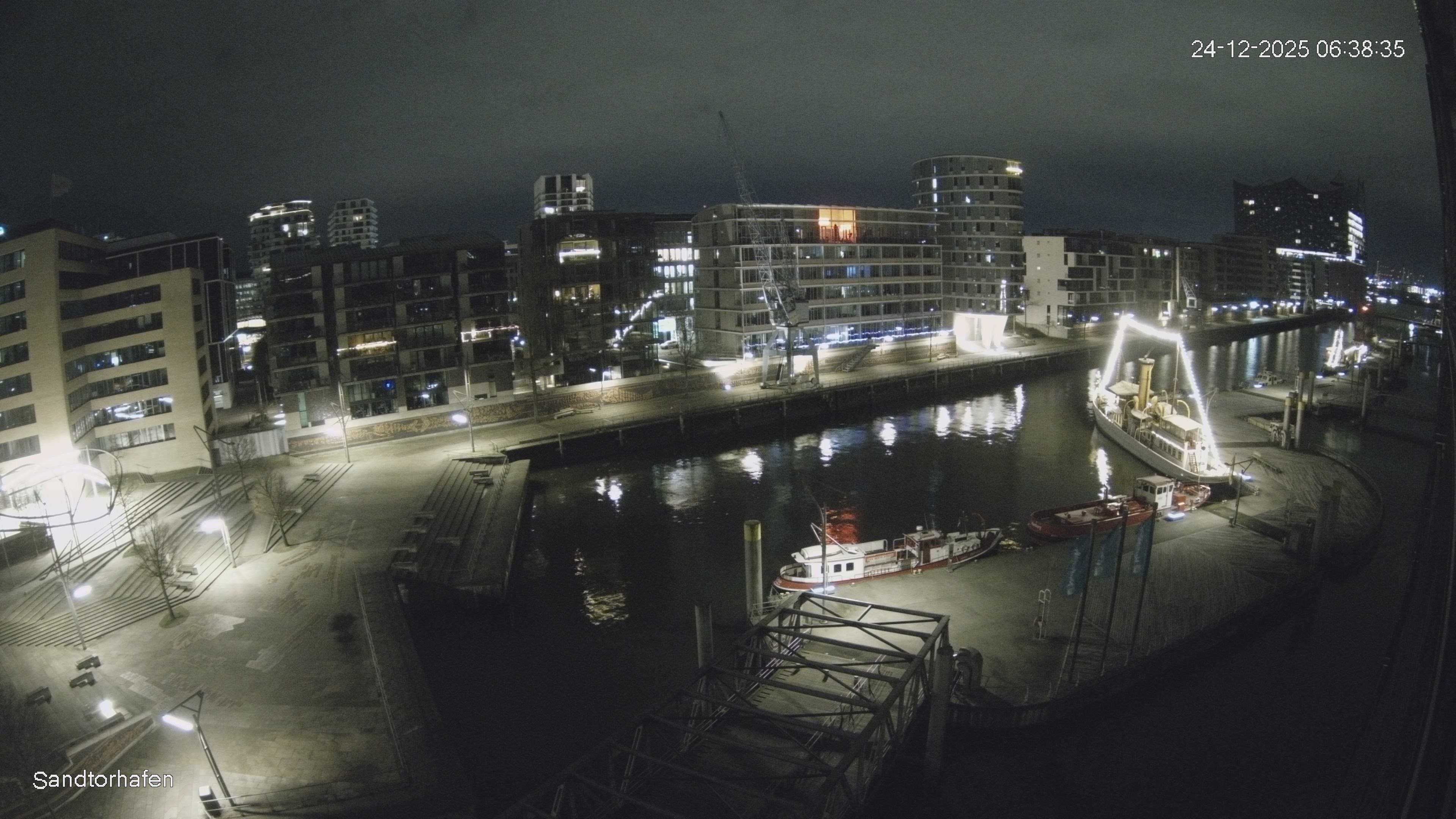 Archiv Foto Webcam Hamburg: HafenCity und Elbphilharmonie