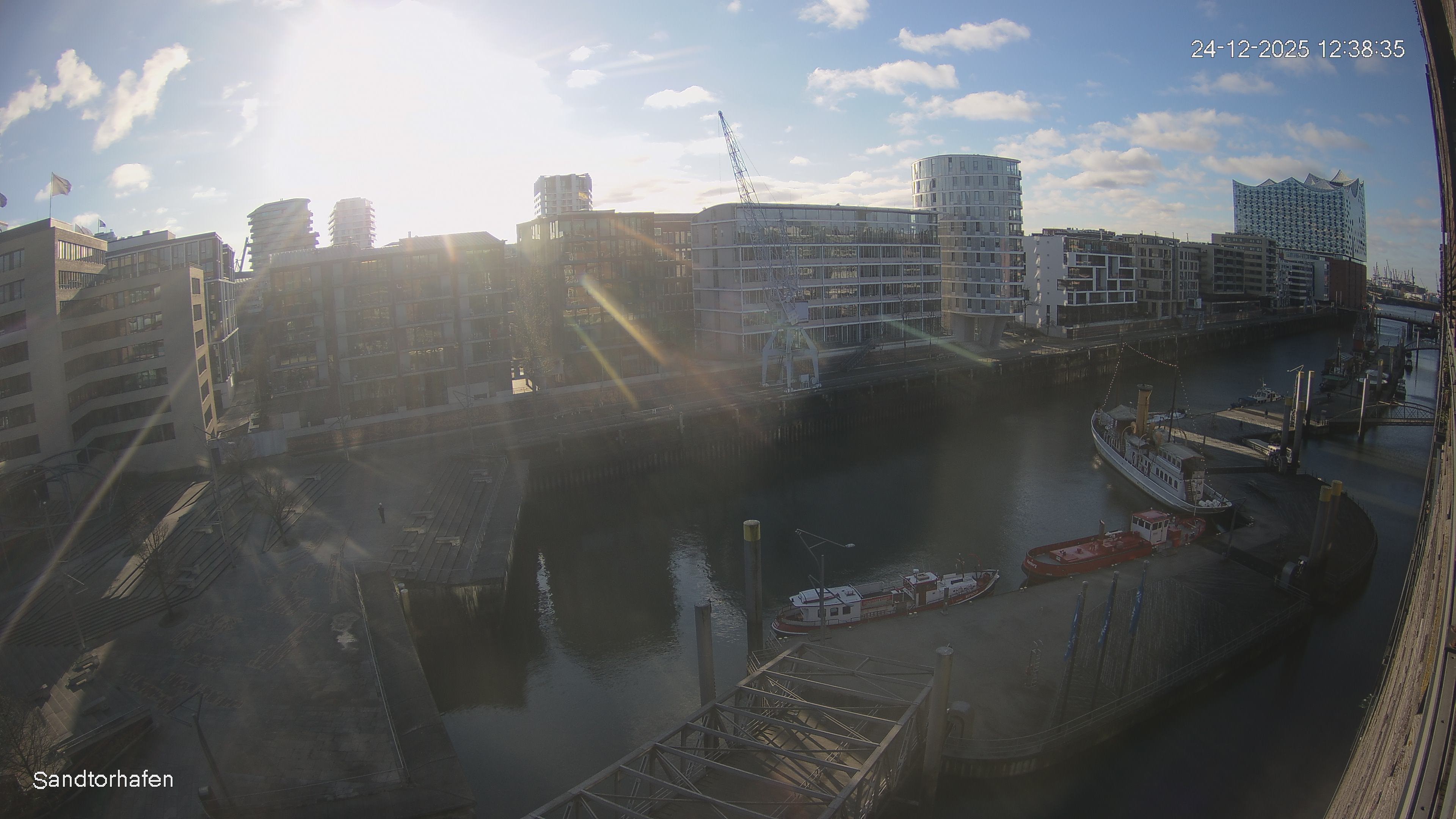 Archiv Foto Webcam Hamburg: HafenCity und Elbphilharmonie