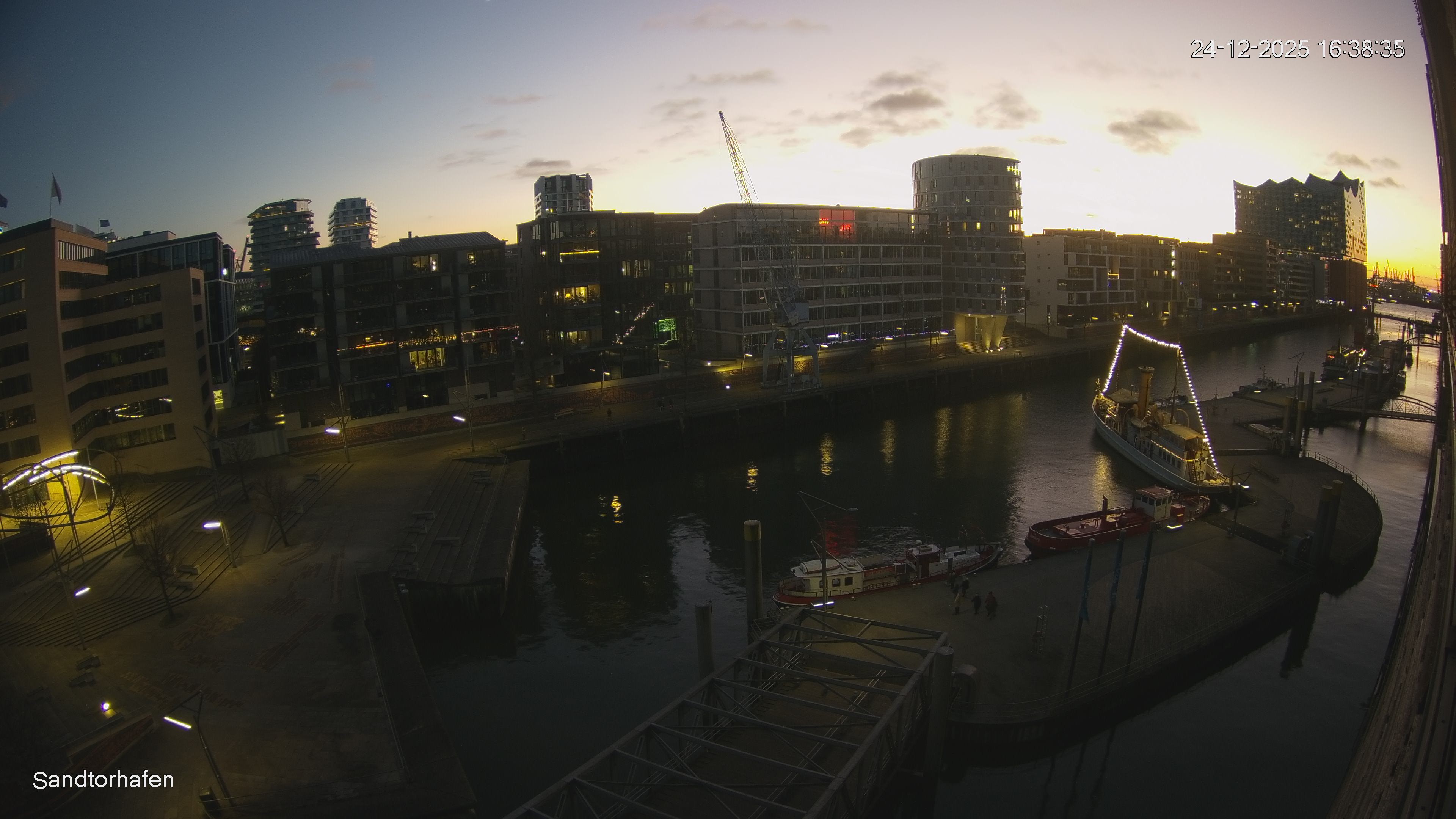 Archiv Foto Webcam Hamburg: HafenCity und Elbphilharmonie