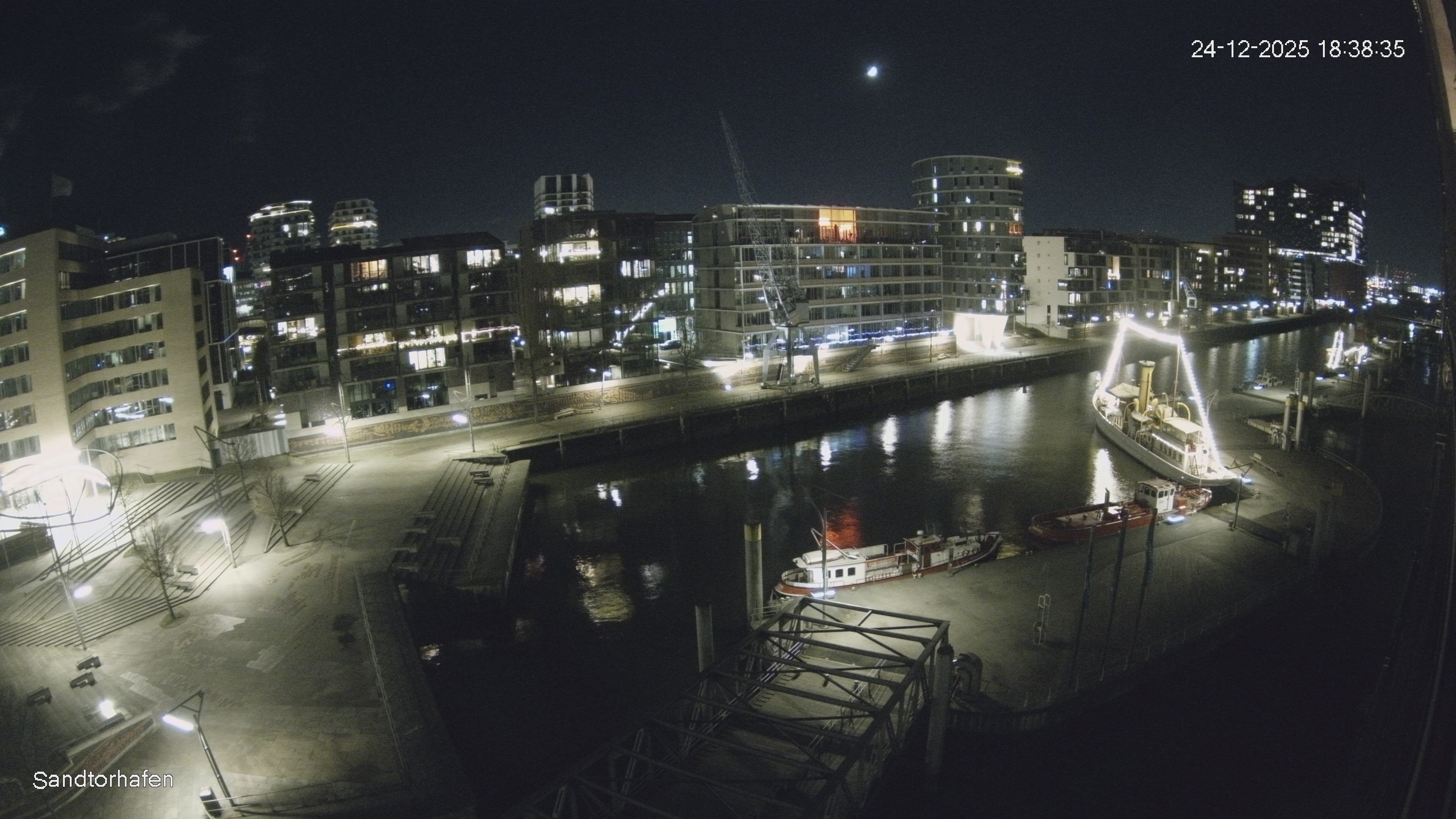 Archiv Foto Webcam Hamburg: HafenCity und Elbphilharmonie