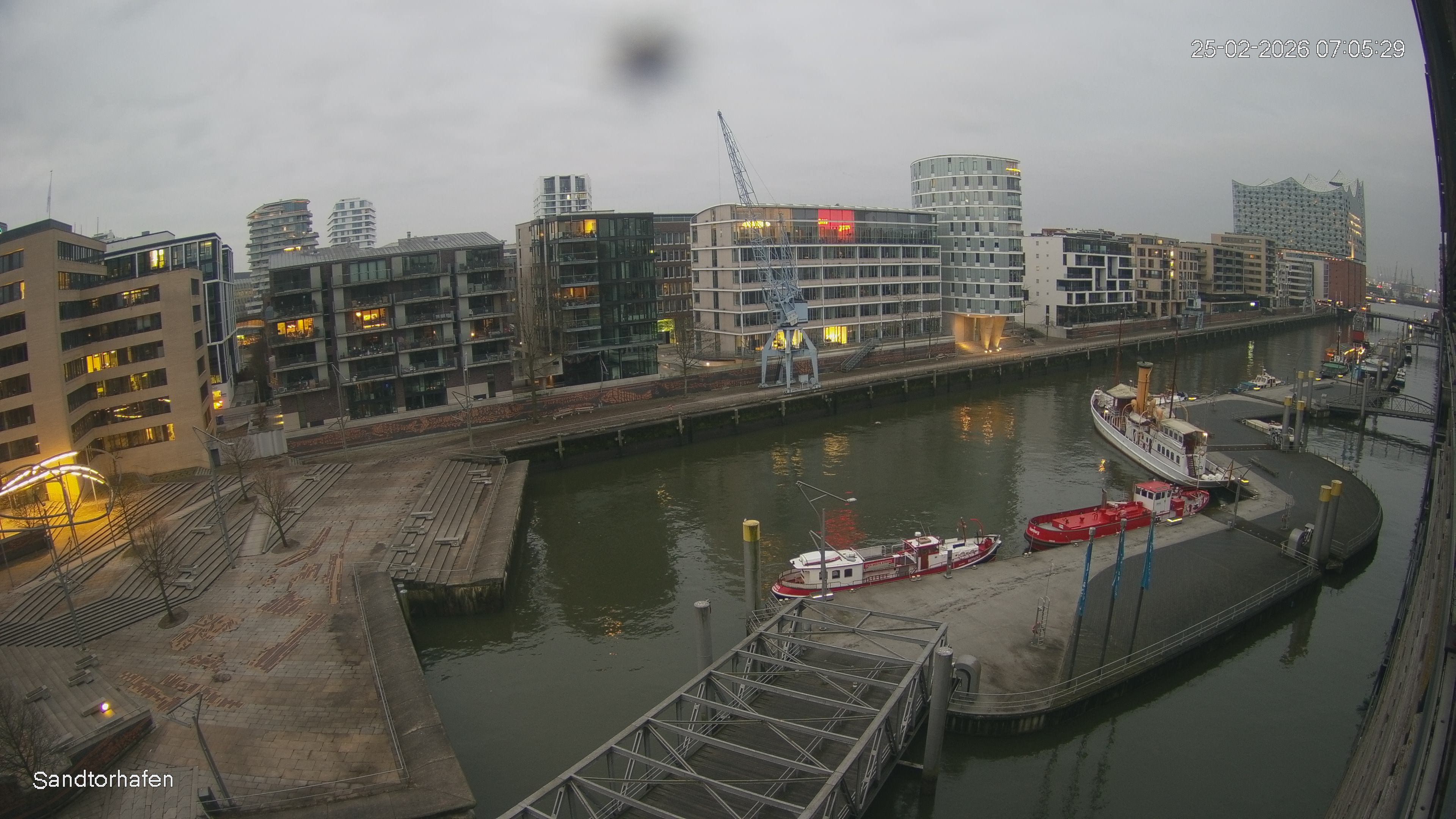 Archiv Foto Webcam Hamburg: HafenCity und Elbphilharmonie