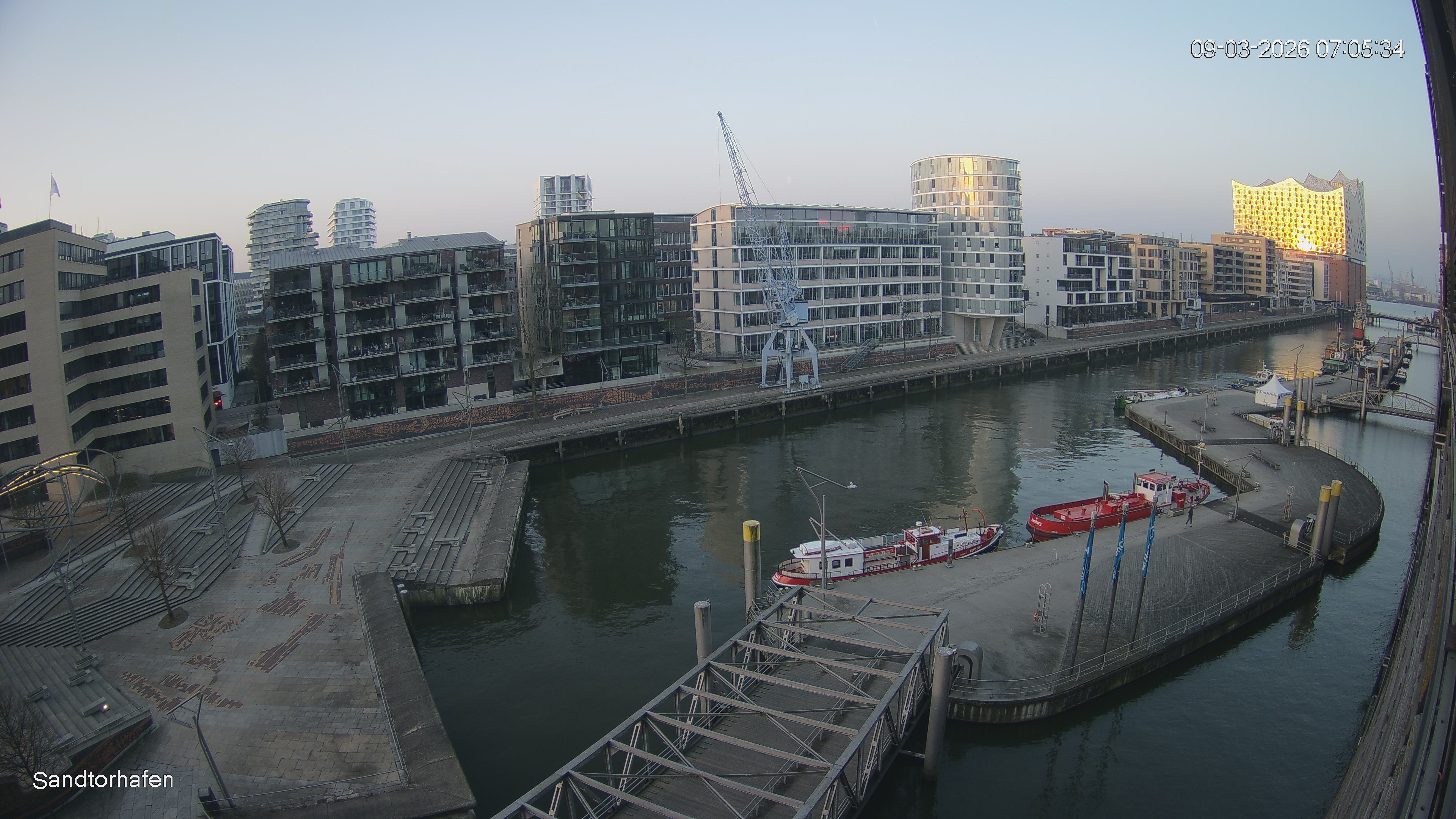 Archiv Foto Webcam Hamburg: HafenCity und Elbphilharmonie