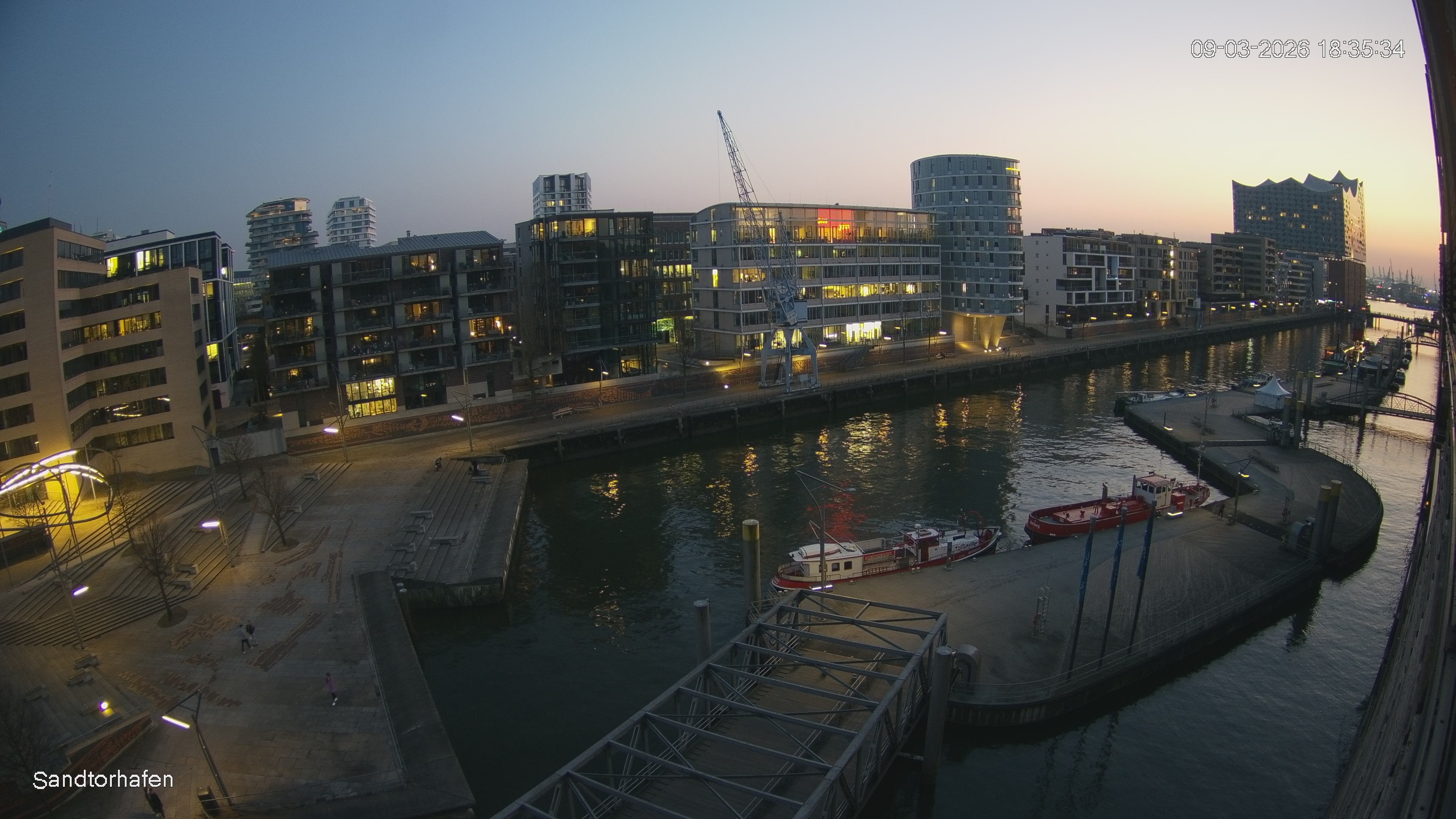 Archived image Webcam Harbour Hall Hamburg