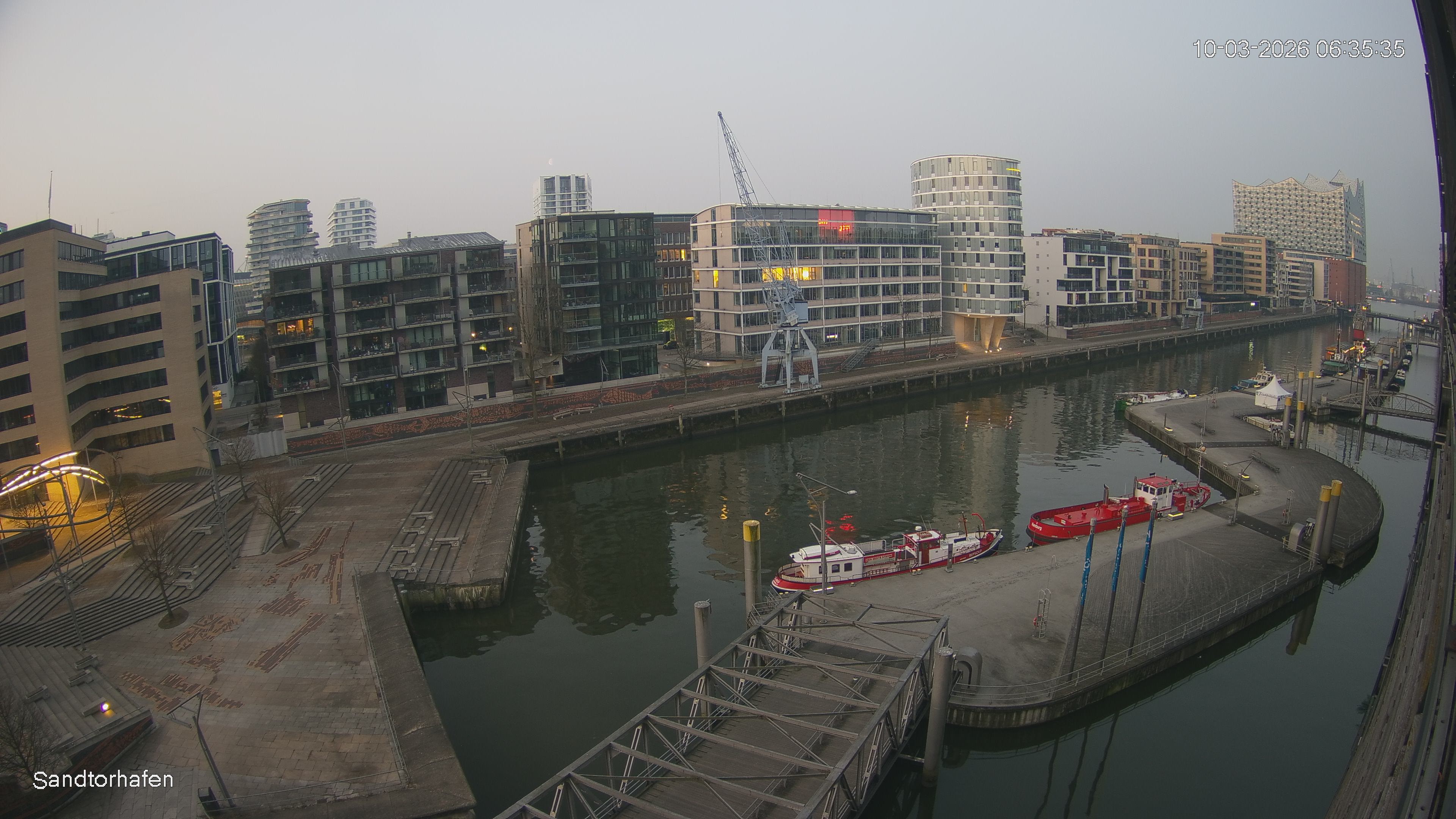 Archiv Foto Webcam Hamburg: HafenCity und Elbphilharmonie