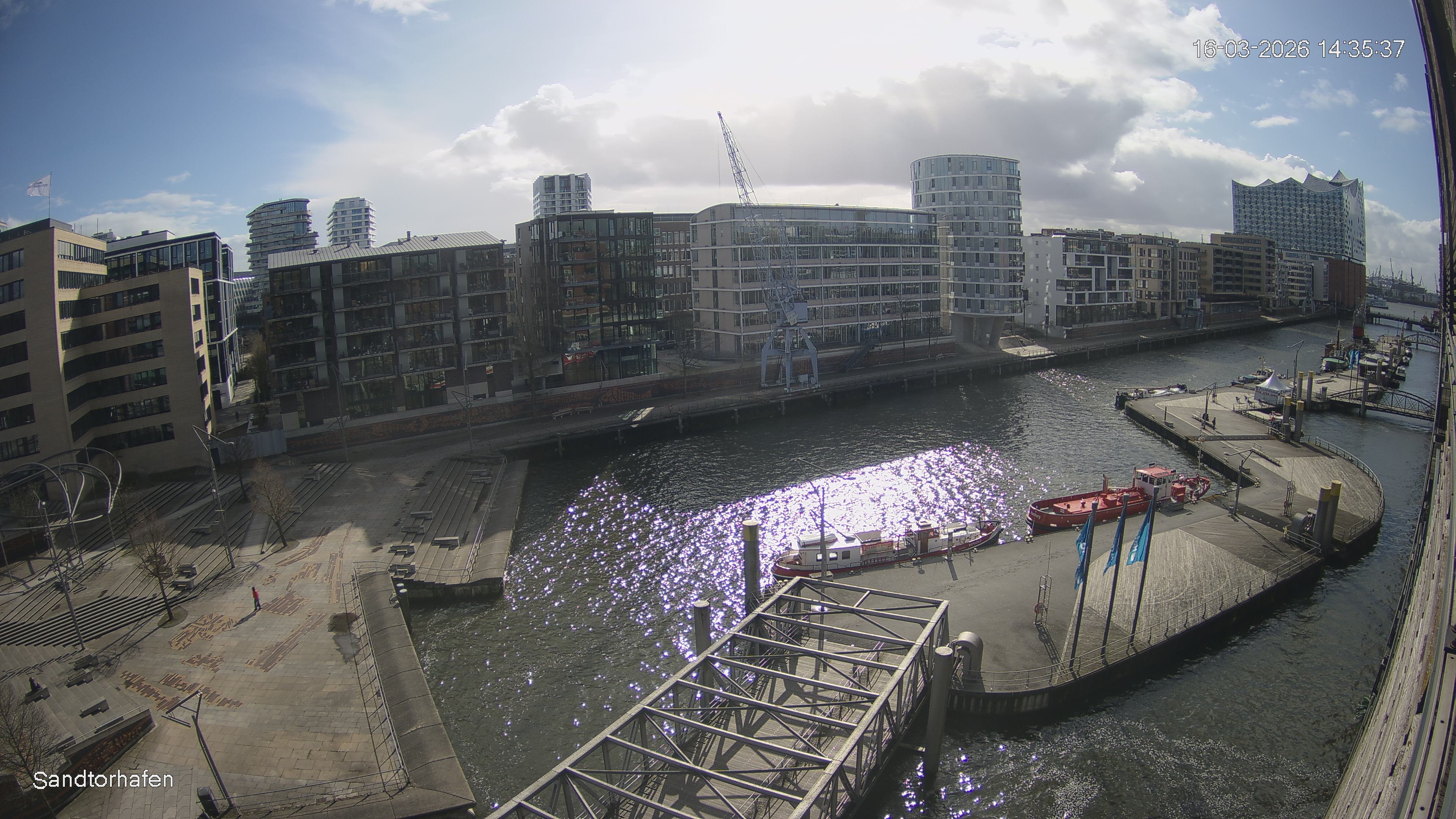 Archiv Foto Webcam Hamburg: HafenCity und Elbphilharmonie
