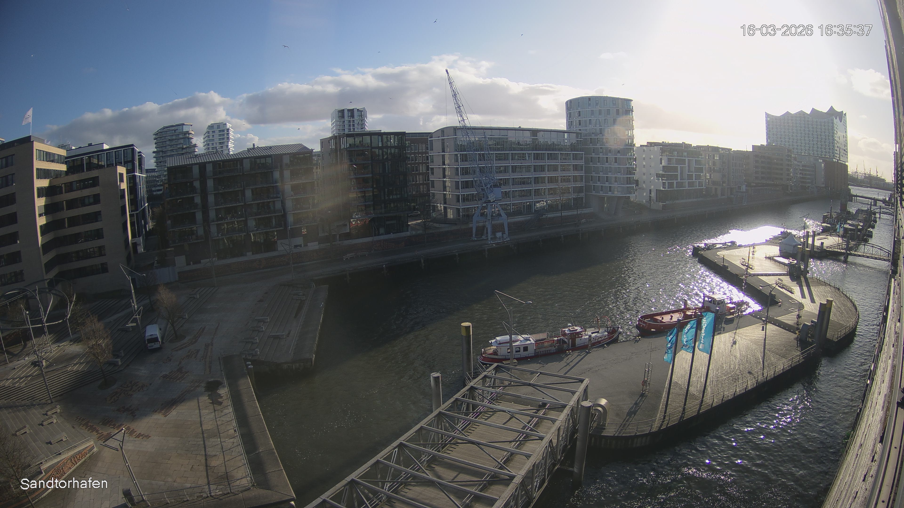 Archiv Foto Webcam Hamburg: HafenCity und Elbphilharmonie
