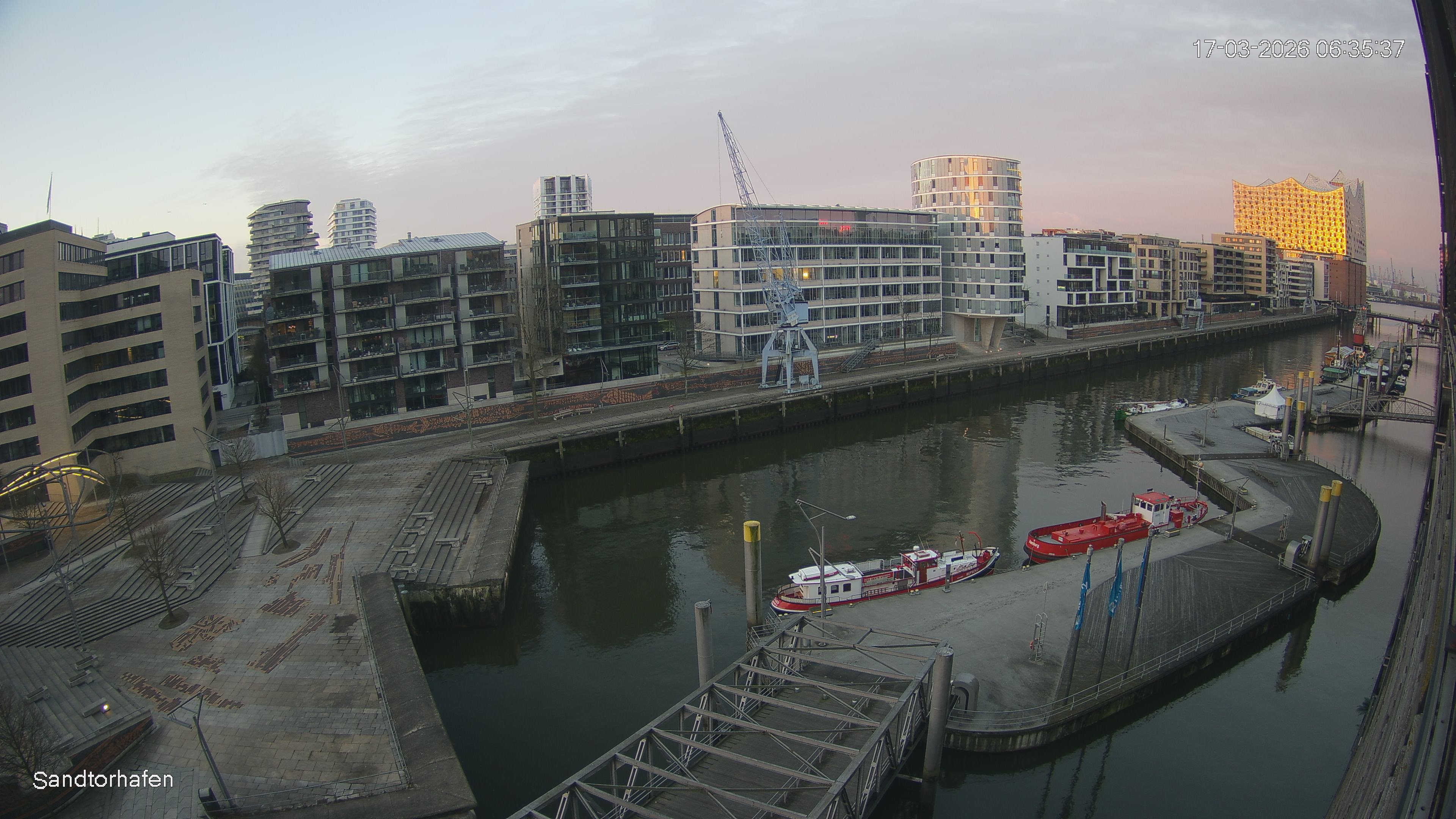Archiv Foto Webcam Hamburg: HafenCity und Elbphilharmonie