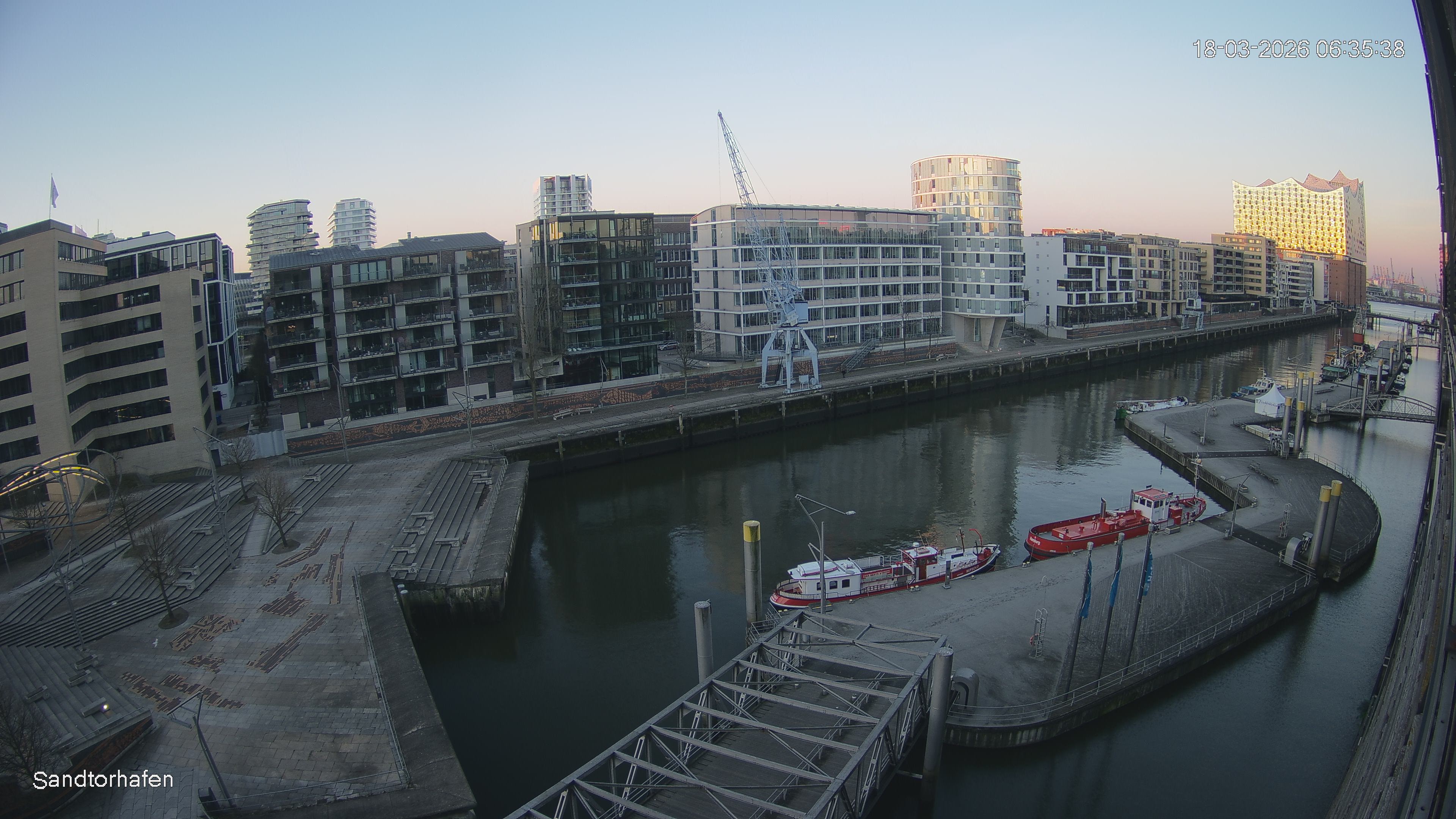 Archiv Foto Webcam Hamburg: HafenCity und Elbphilharmonie