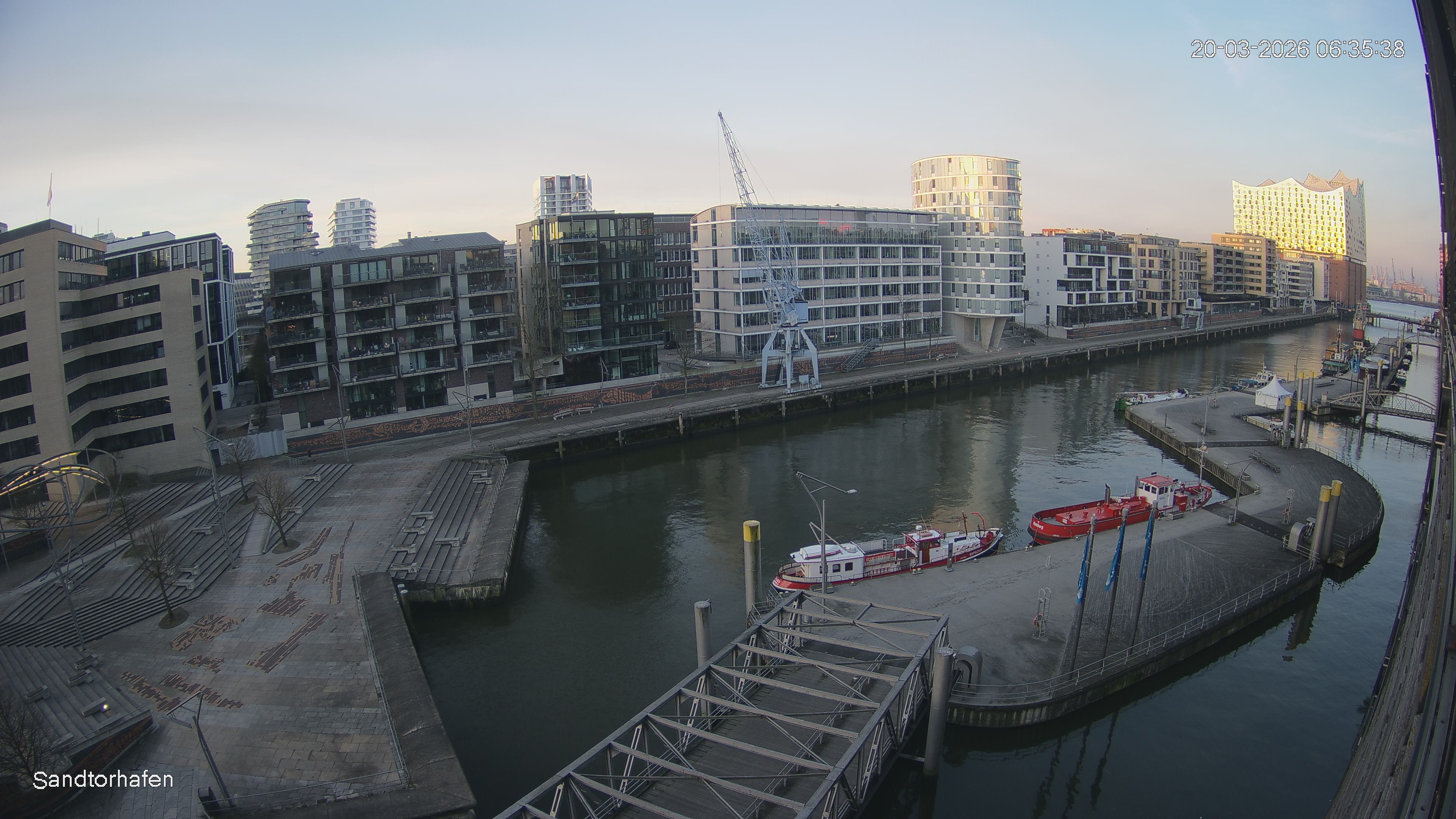 Archived image Webcam Harbour Hall Hamburg