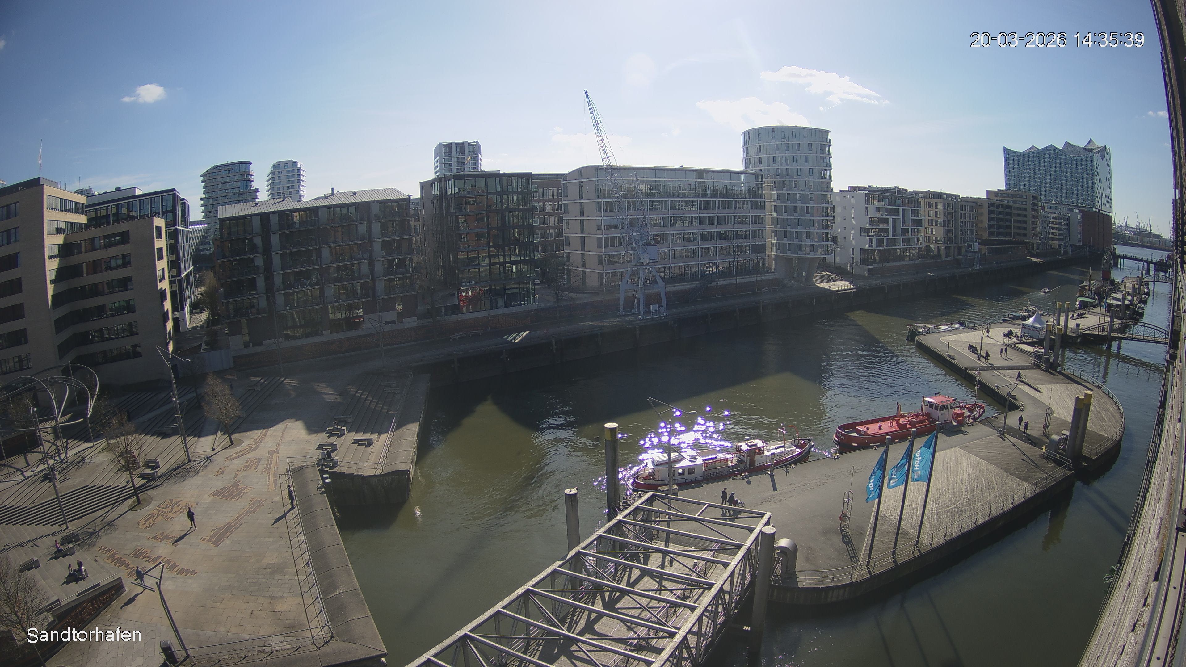 Archived image Webcam Harbour Hall Hamburg