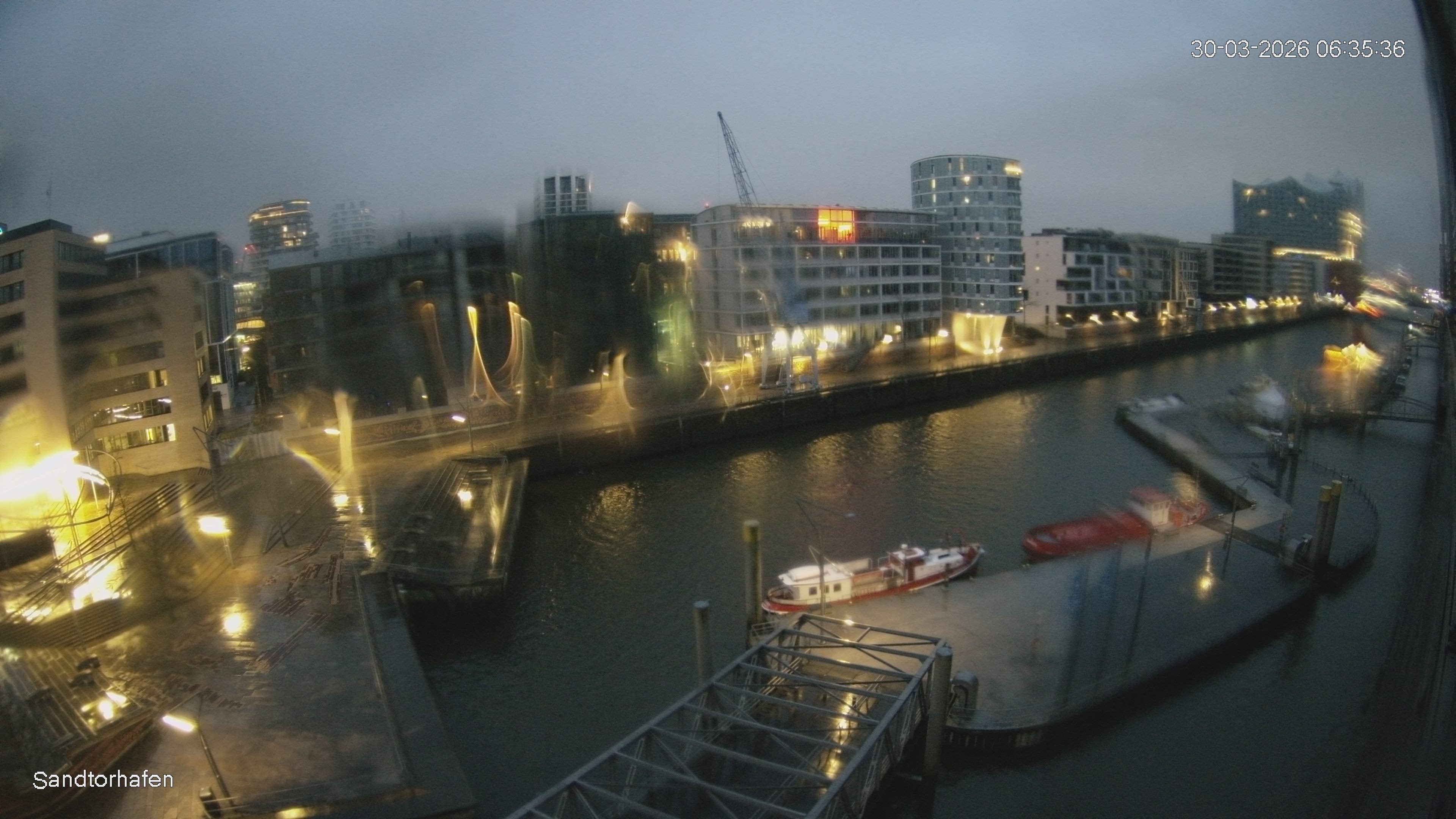 Archiv Foto Webcam Hamburg: HafenCity und Elbphilharmonie