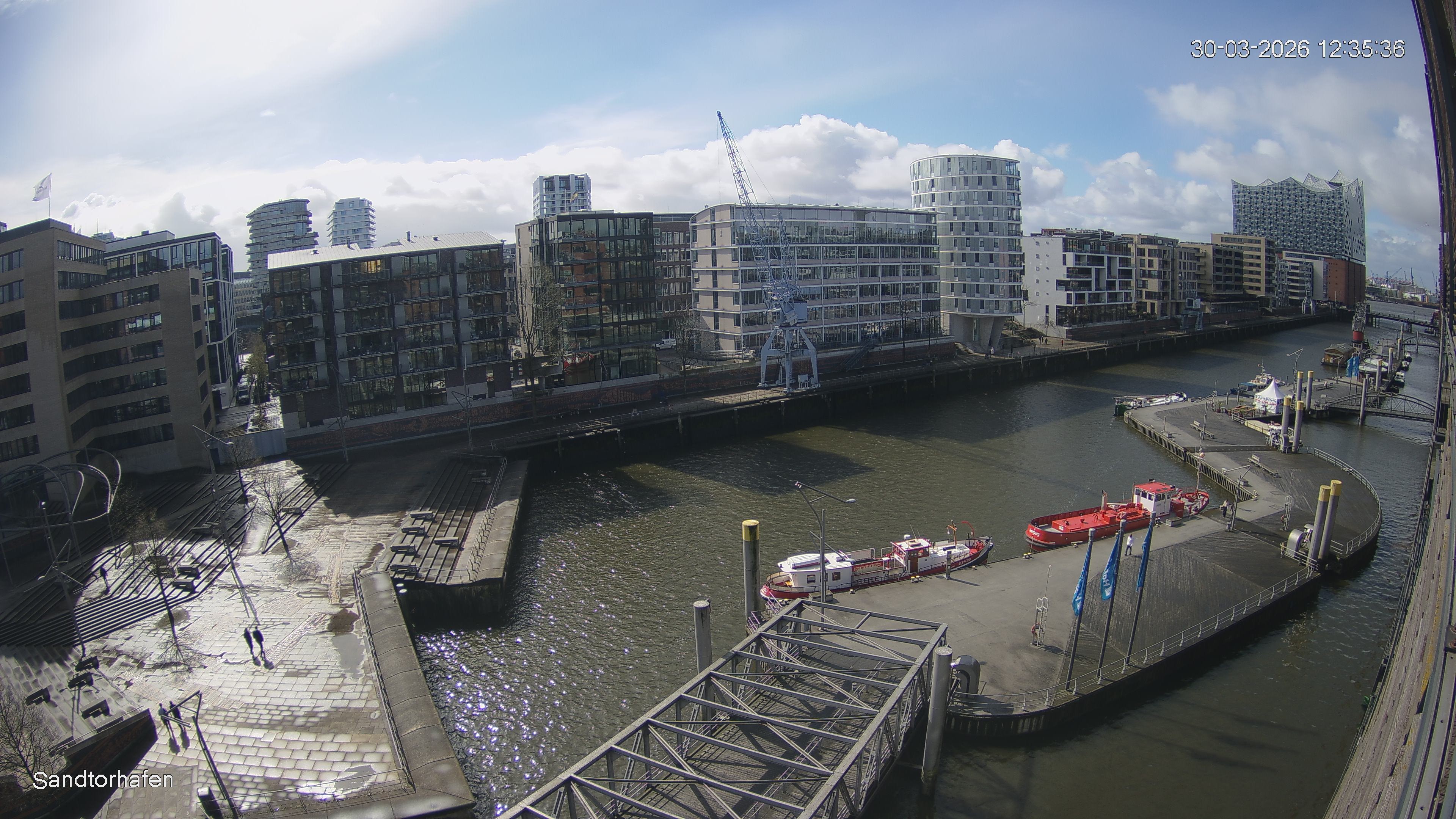 Archiv Foto Webcam Hamburg: HafenCity und Elbphilharmonie