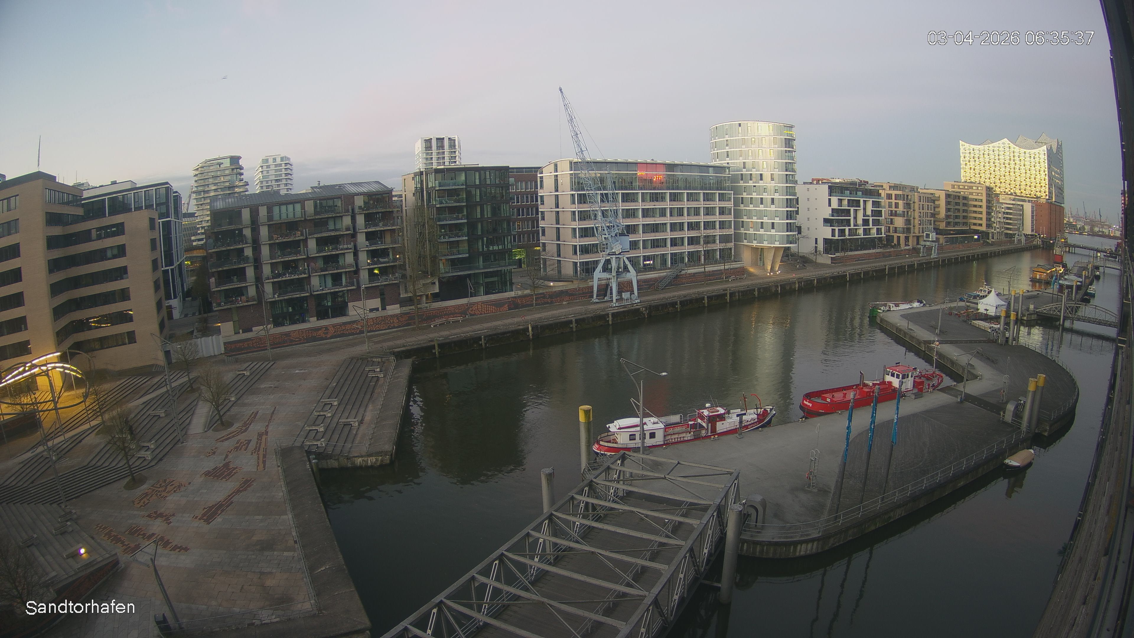 Archiv Foto Webcam Hamburg: HafenCity und Elbphilharmonie