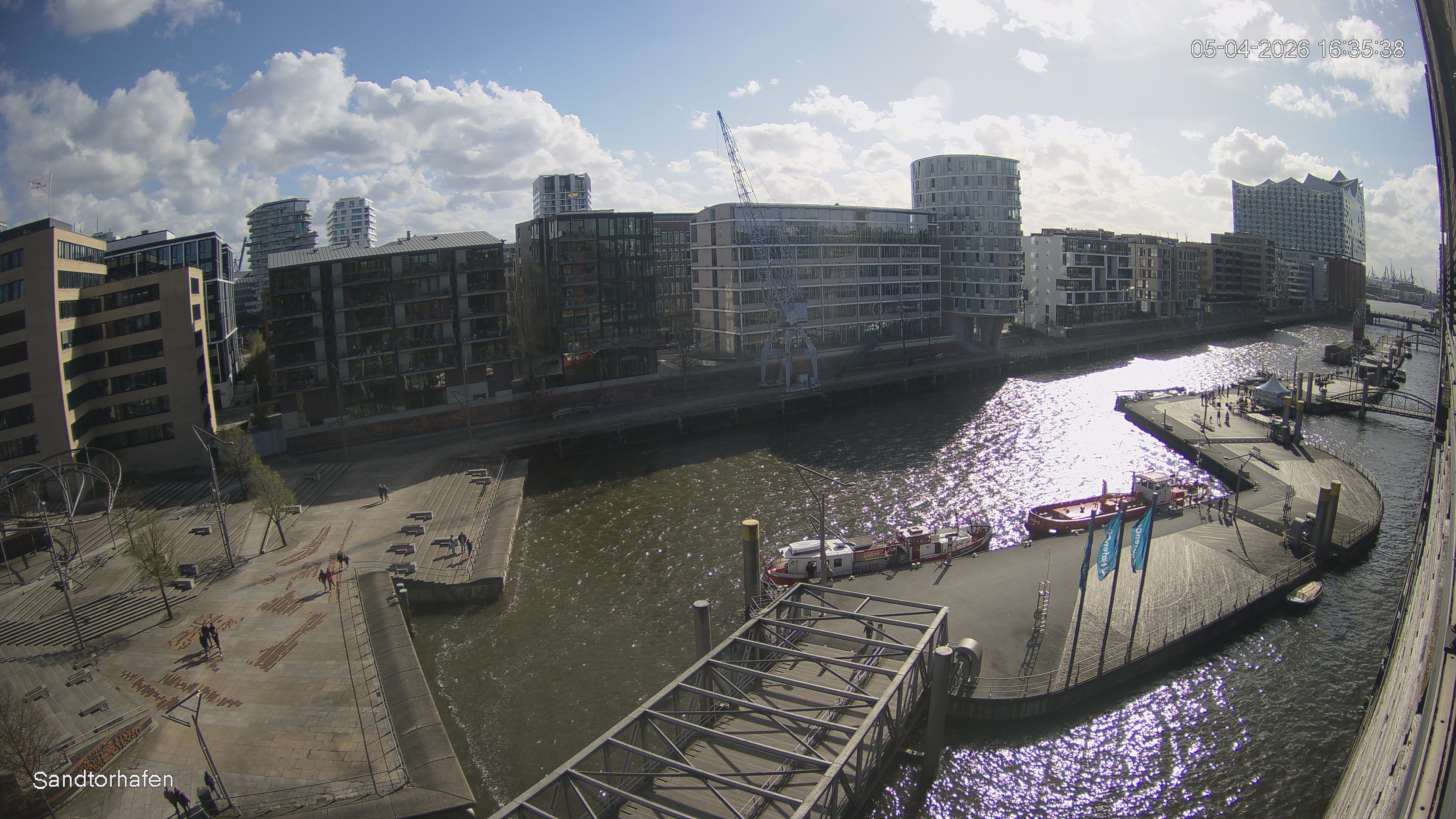Archiv Foto Webcam Hamburg: HafenCity und Elbphilharmonie