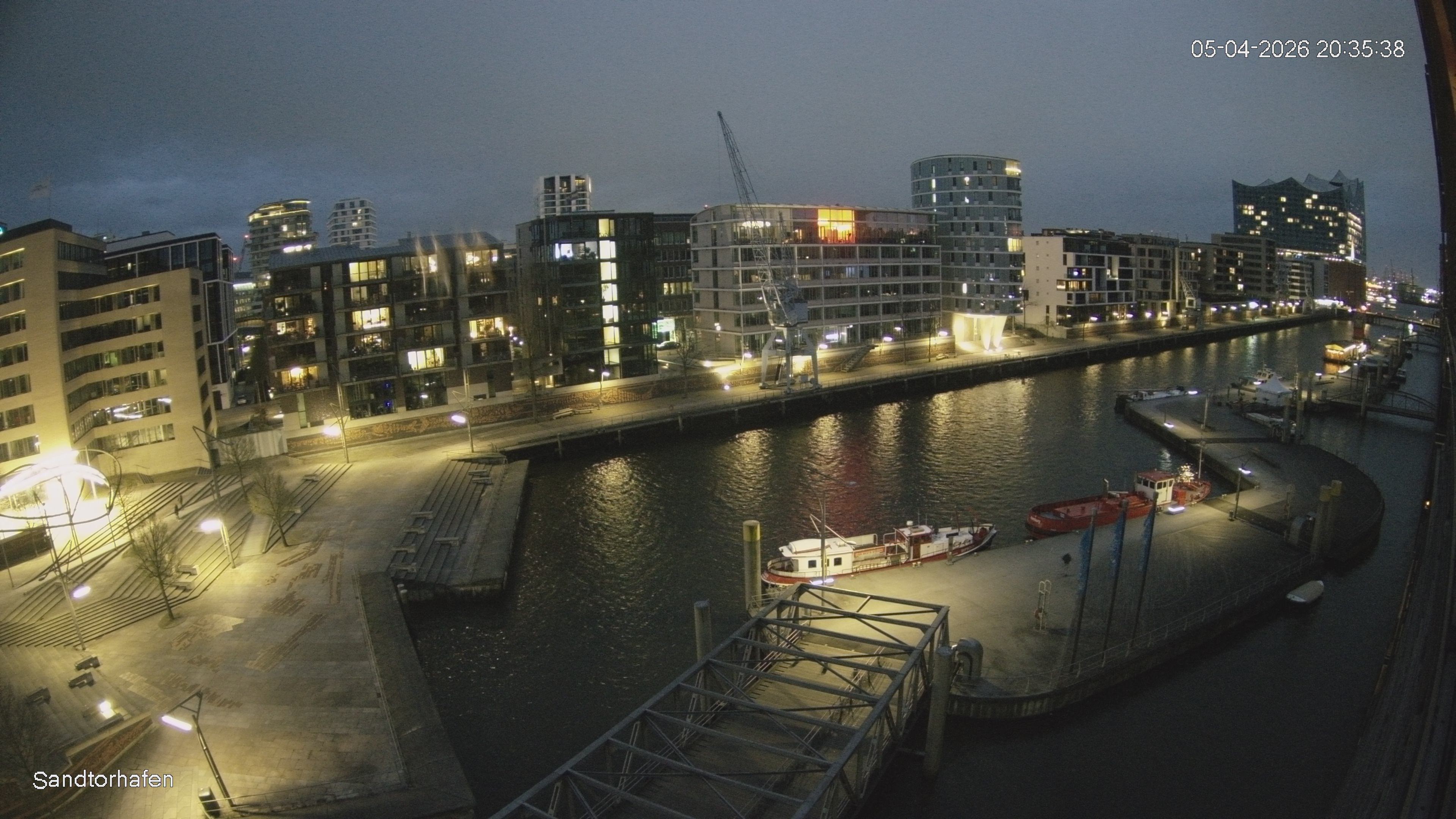 Archiv Foto Webcam Hamburg: HafenCity und Elbphilharmonie