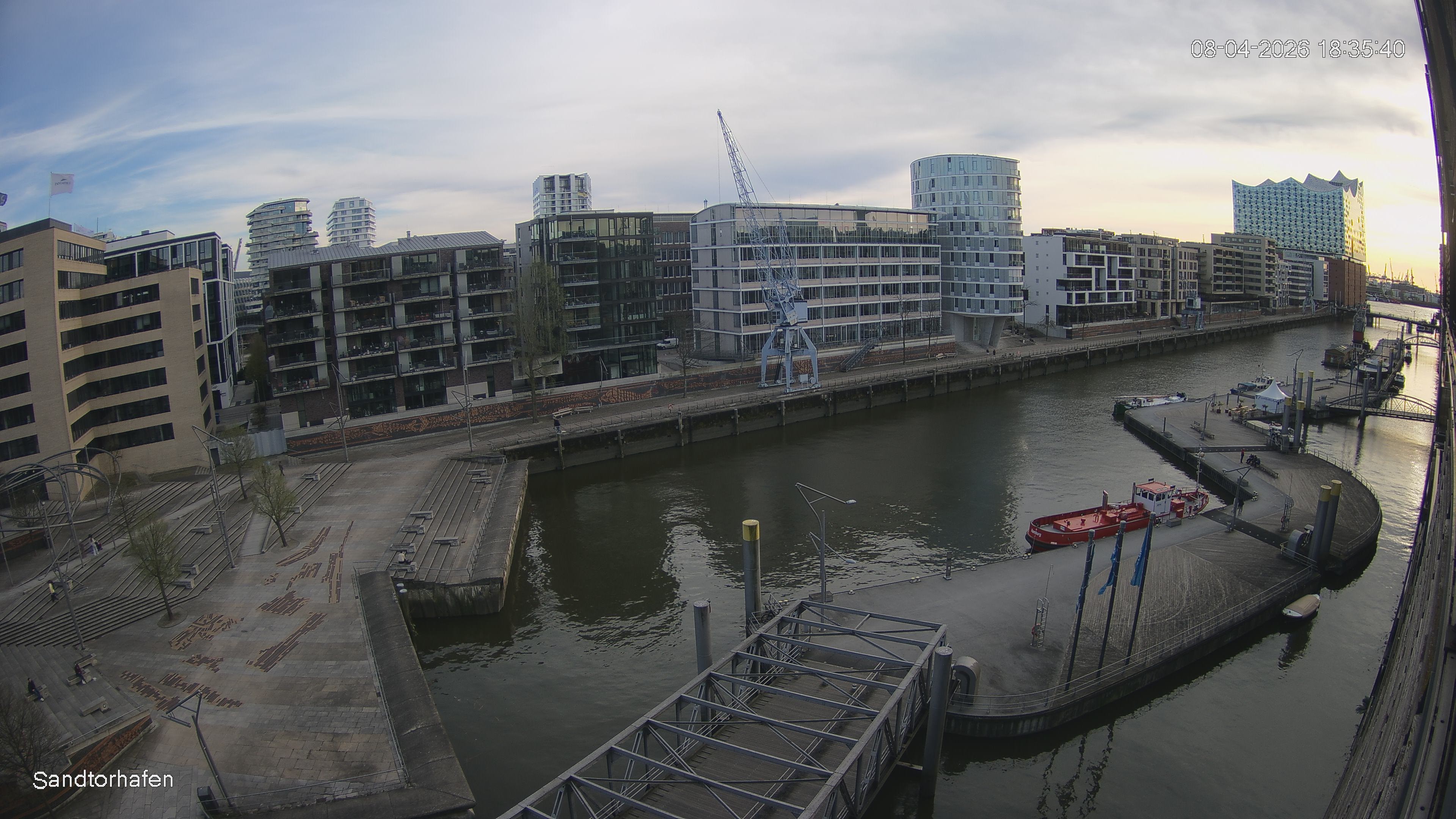 Archiv Foto Webcam Hamburg: HafenCity und Elbphilharmonie