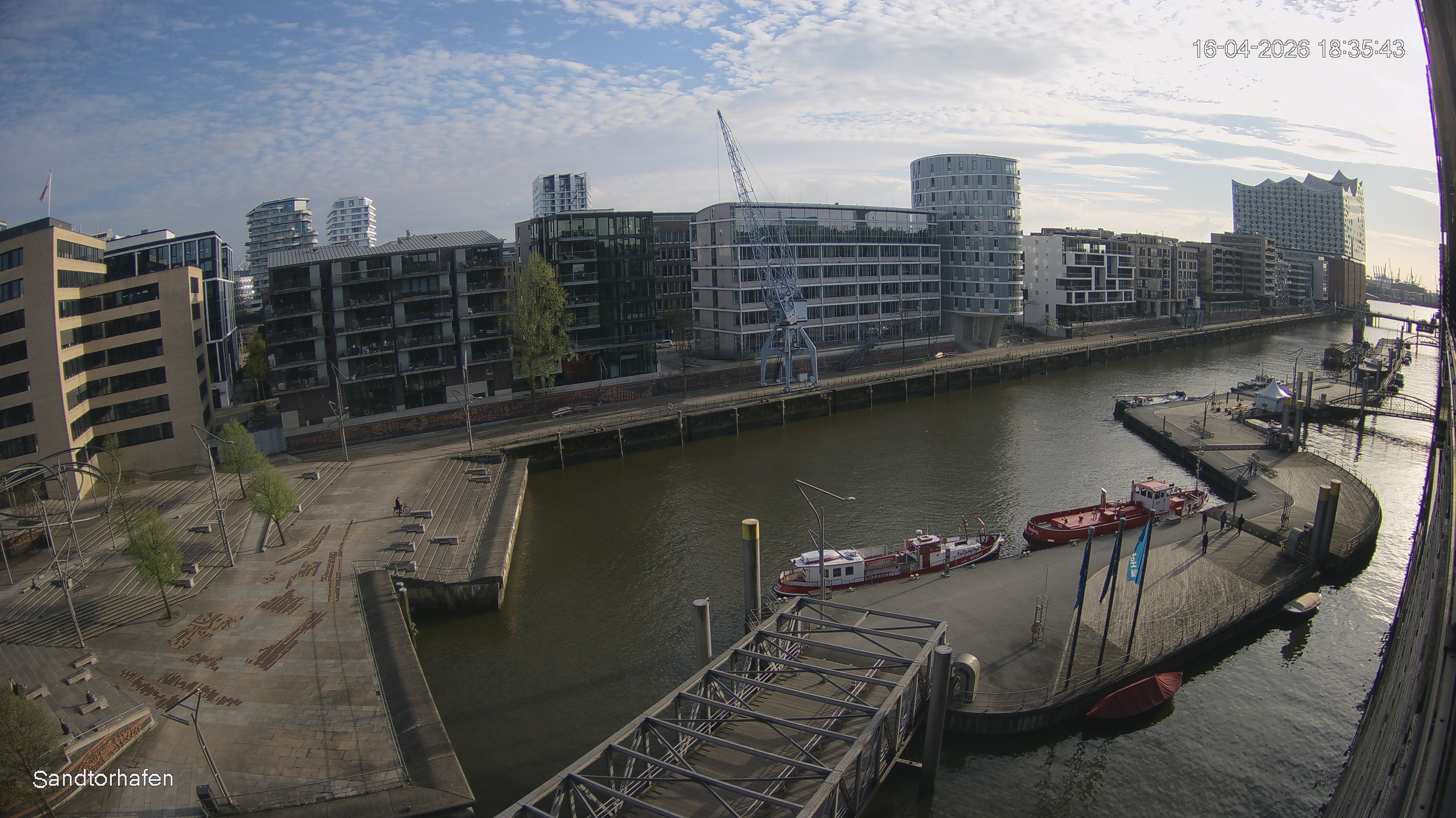 Archiv Foto Webcam Hamburg: HafenCity und Elbphilharmonie