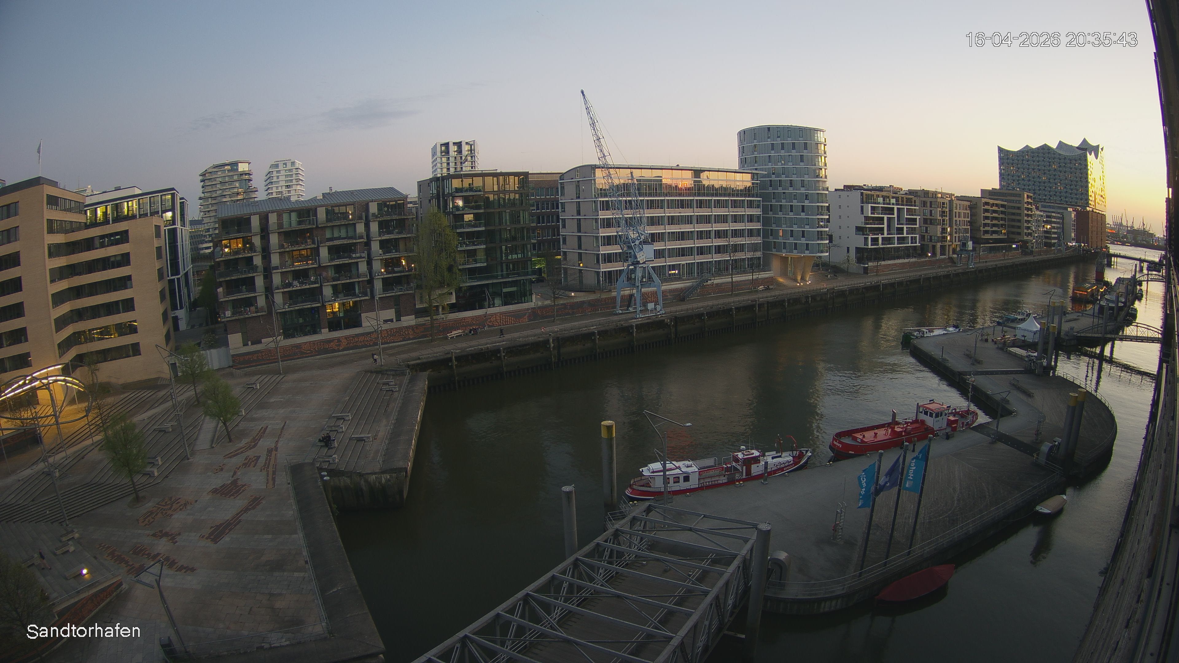 Archiv Foto Webcam Hamburg: HafenCity und Elbphilharmonie