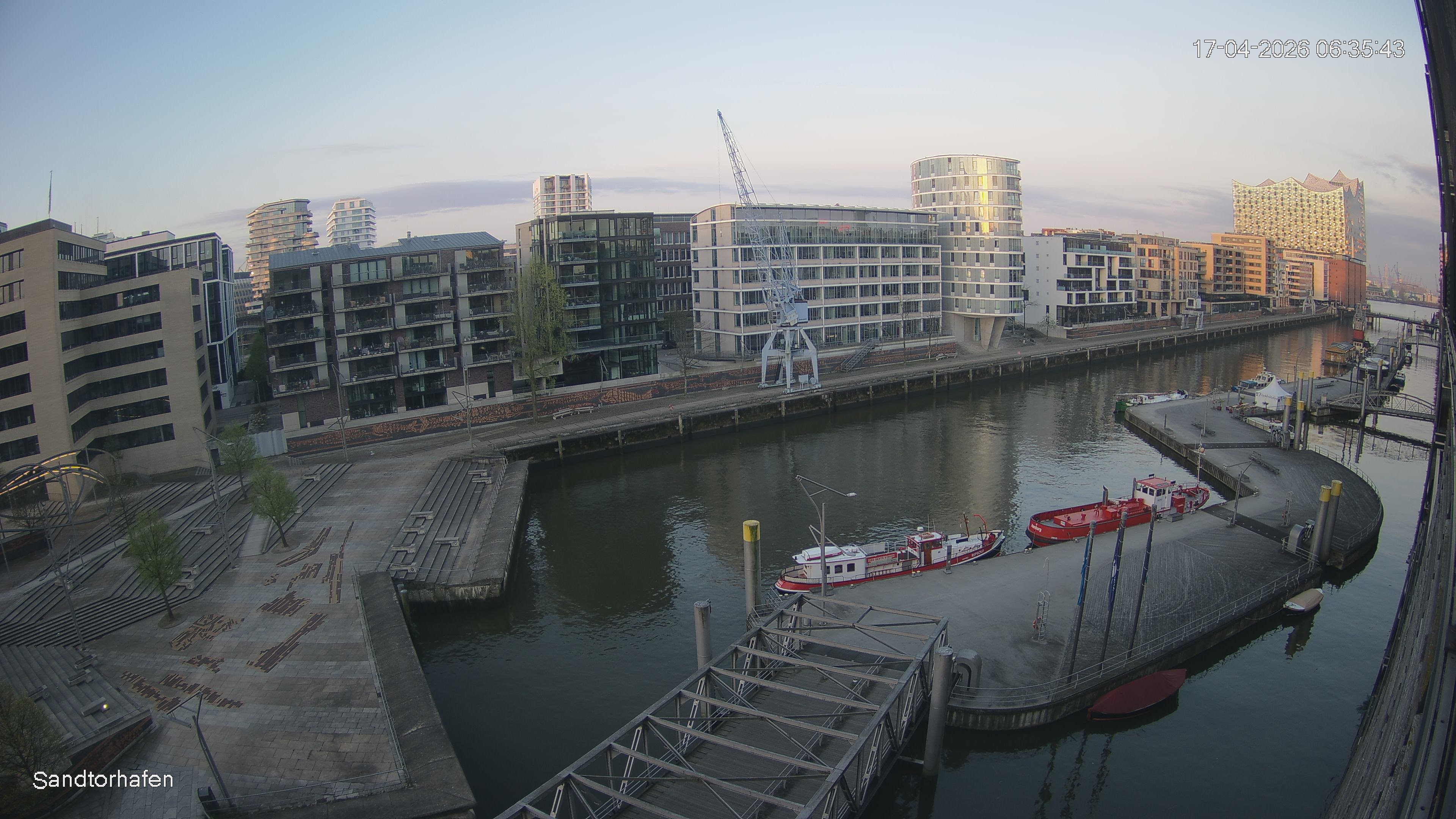 Archived image Webcam Harbour Hall Hamburg