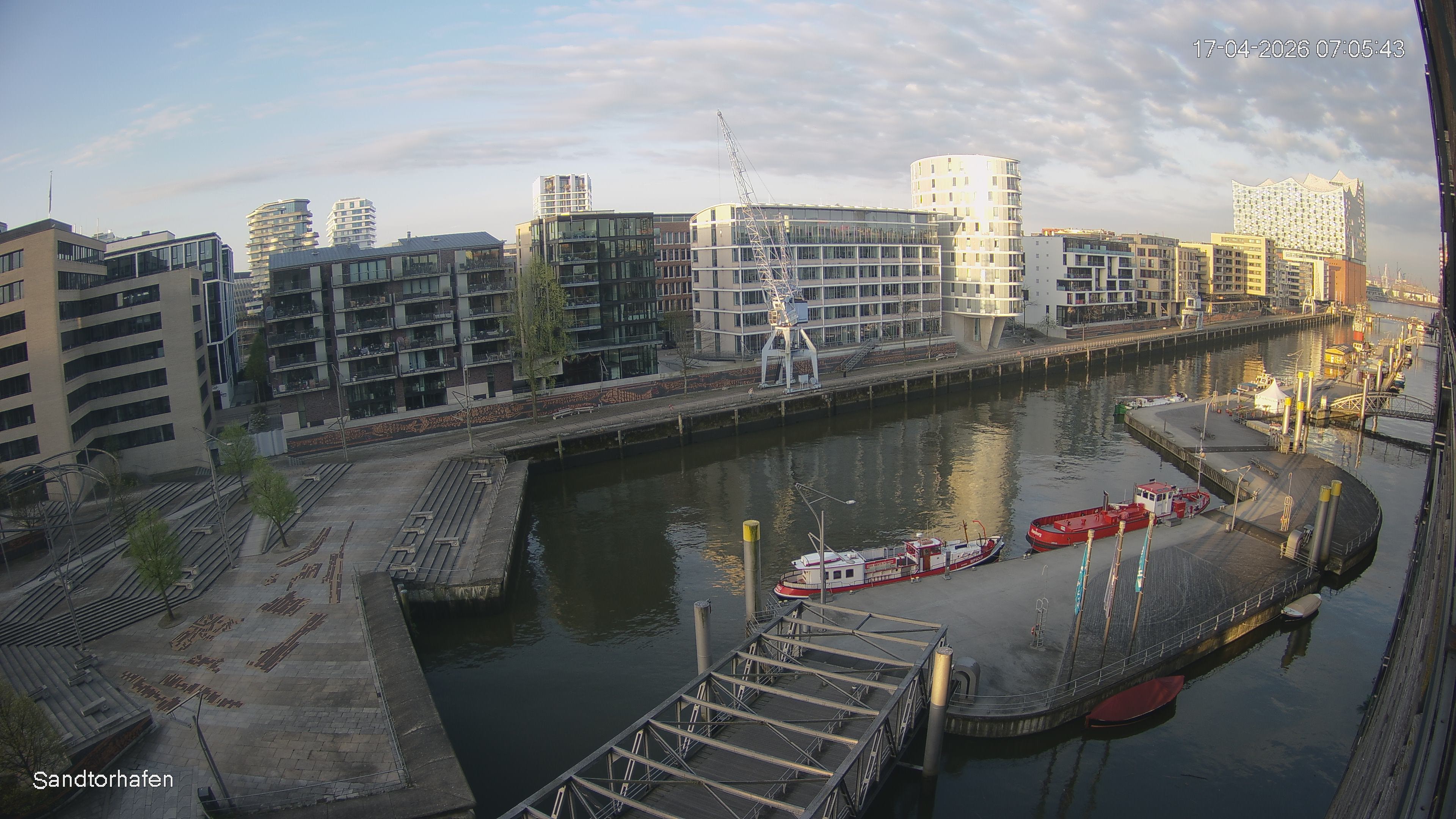Archived image Webcam Harbour Hall Hamburg