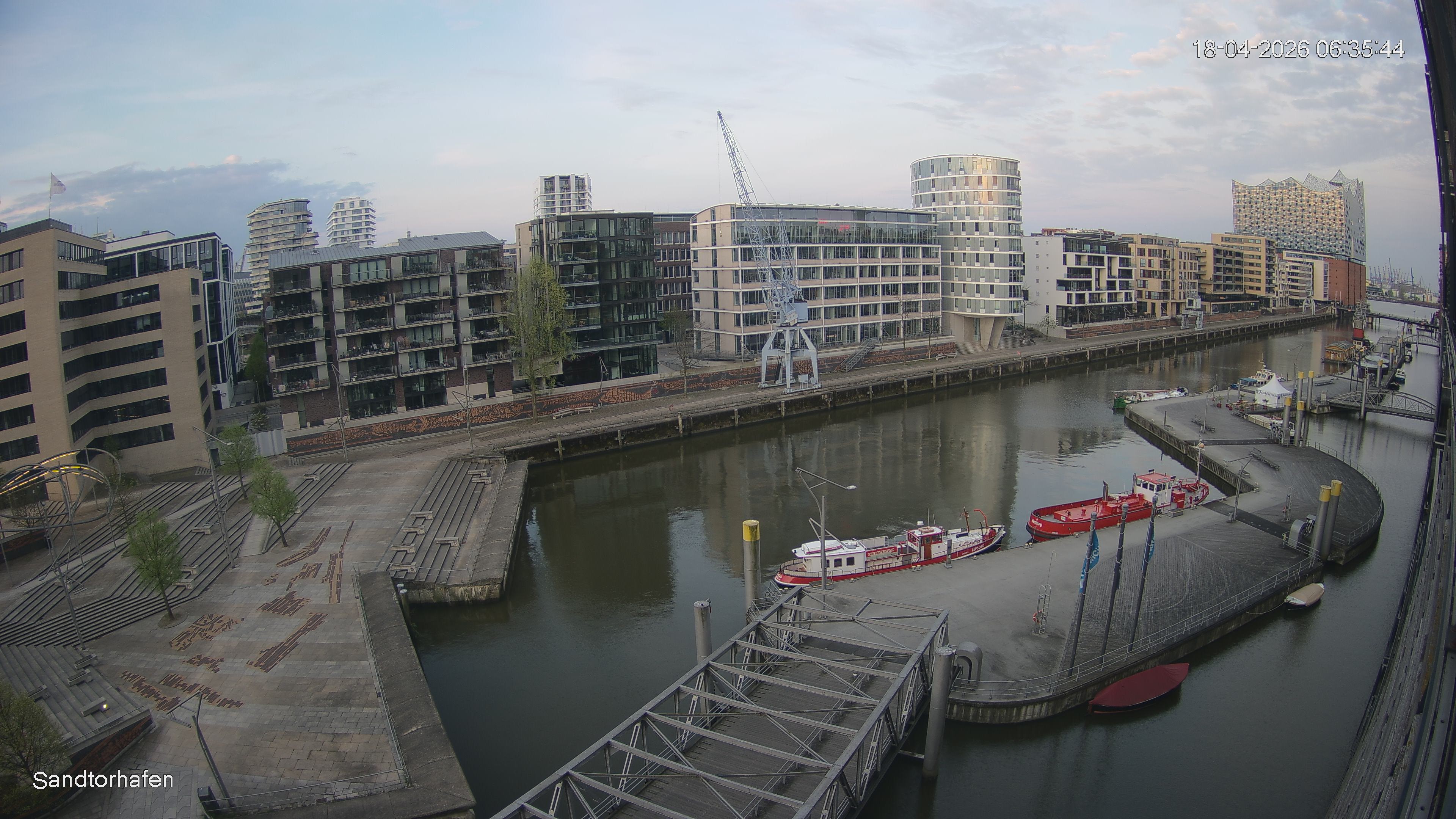 Archived image Webcam Harbour Hall Hamburg