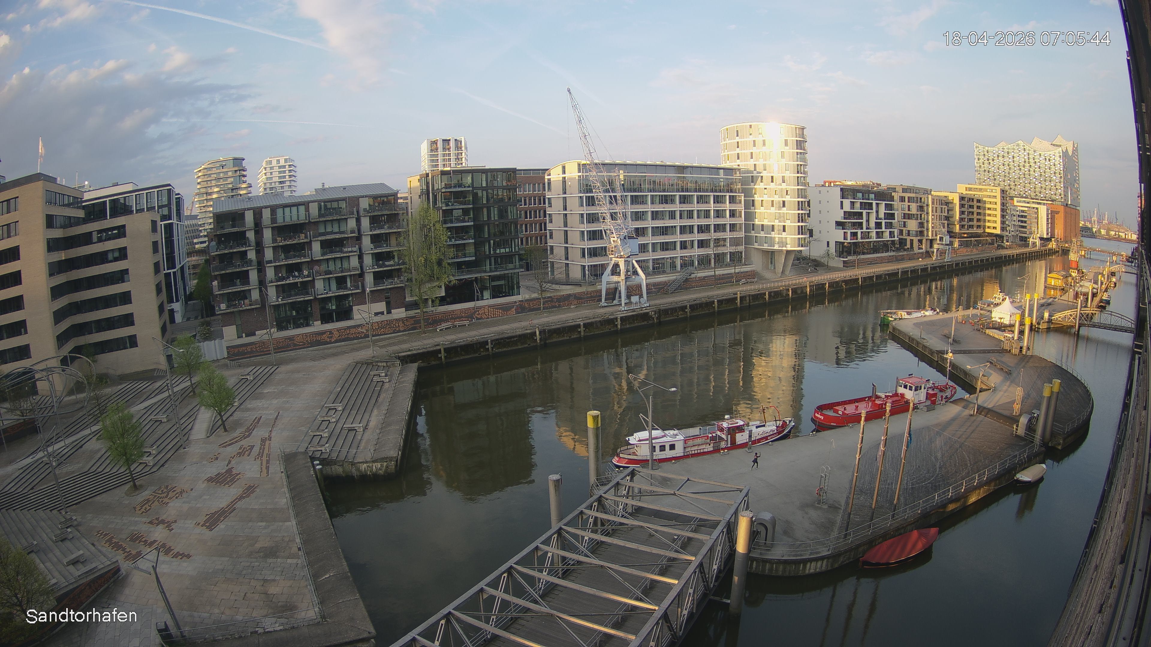 Archived image Webcam Harbour Hall Hamburg