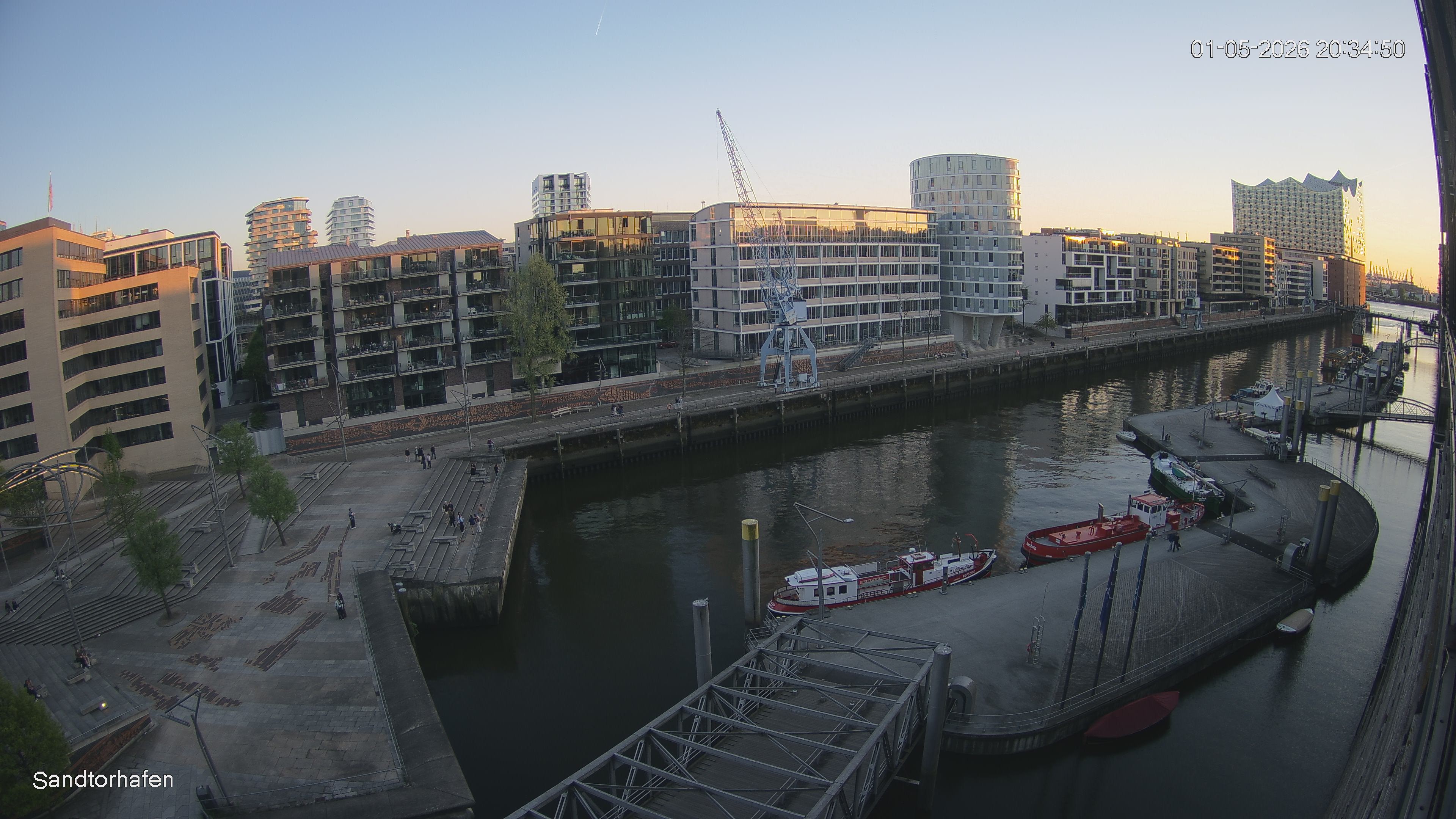 Archived image Webcam Harbour Hall Hamburg