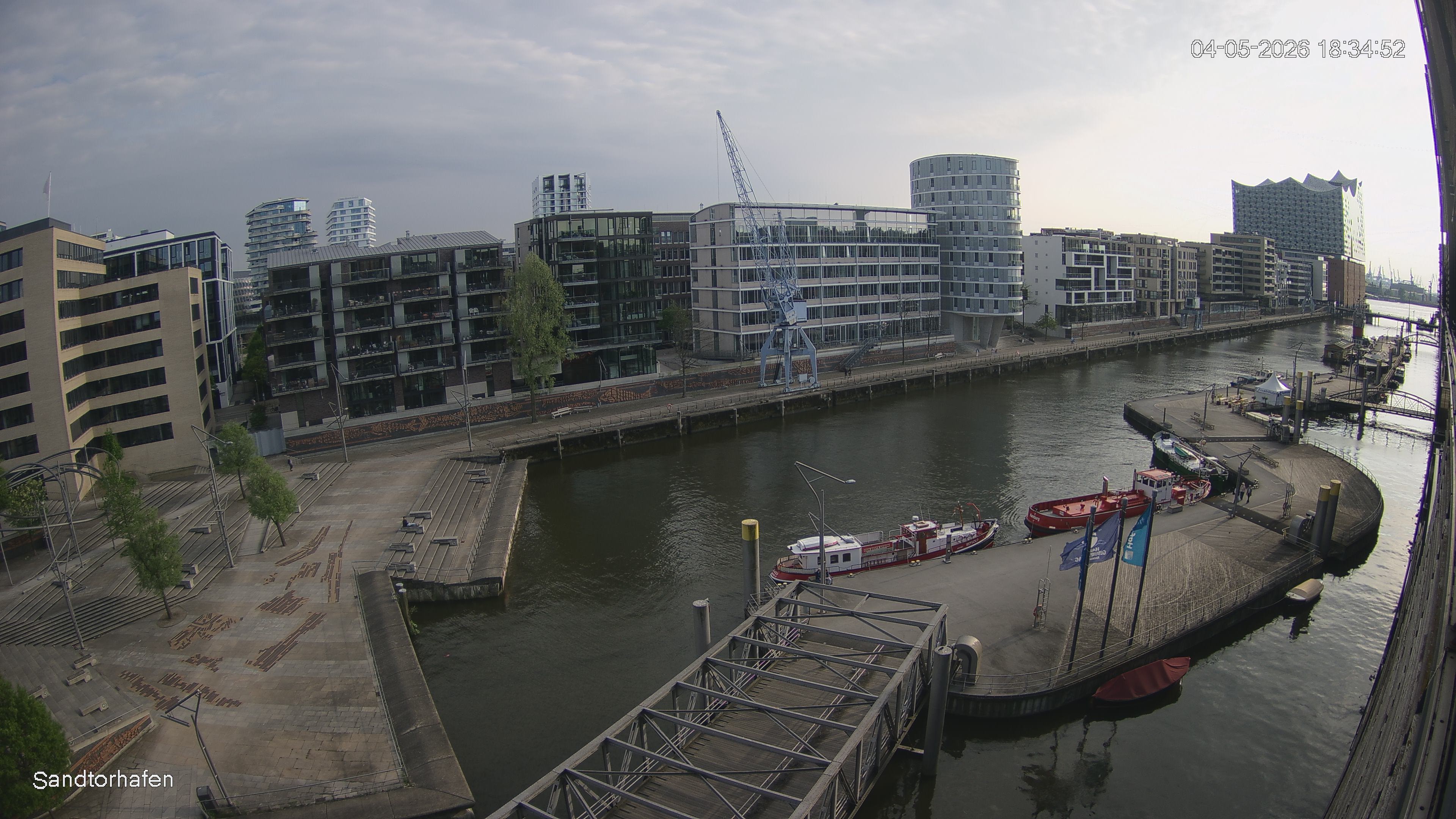 Archiv Foto Webcam Hamburg: HafenCity und Elbphilharmonie