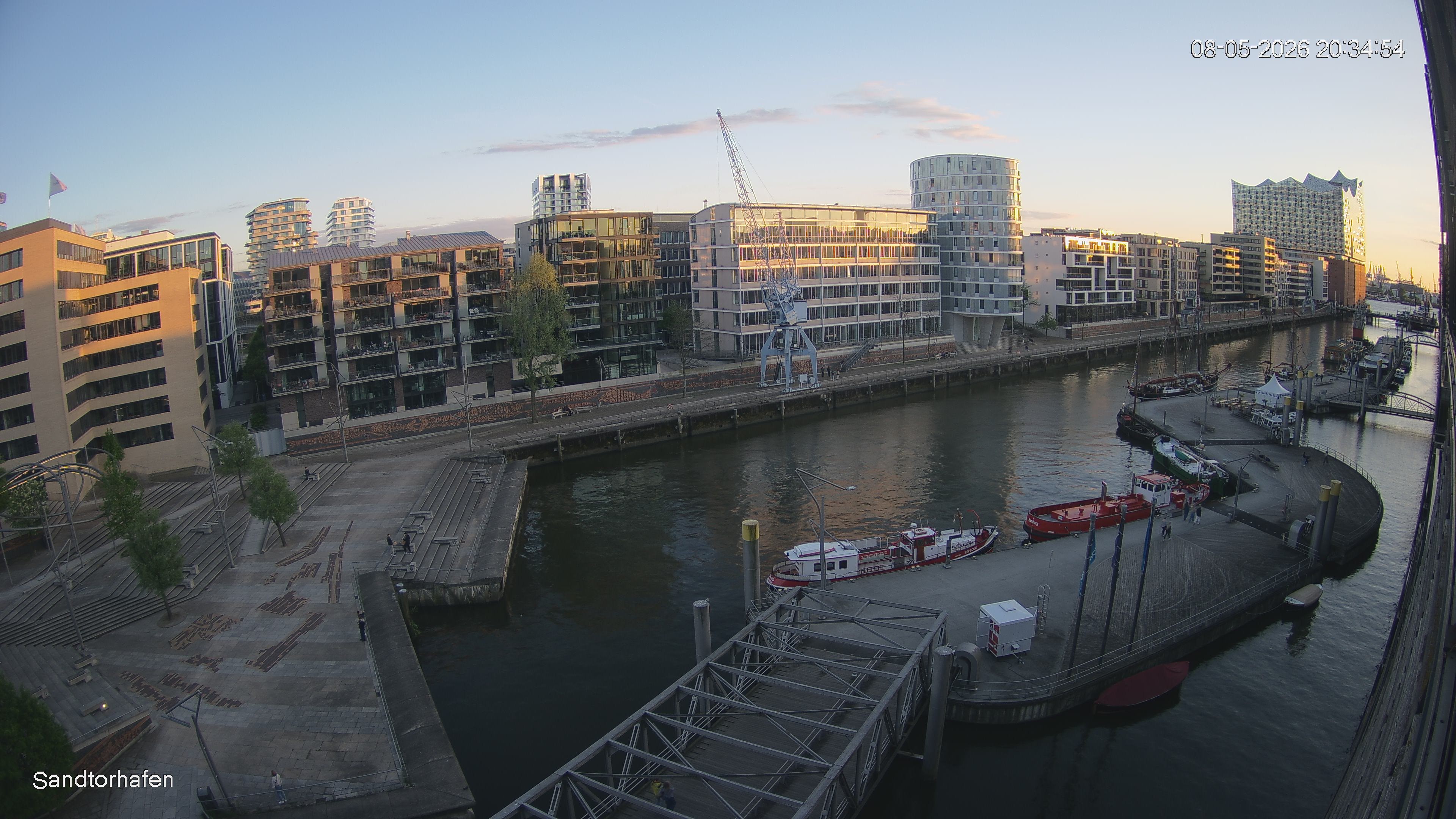 Archiv Foto Webcam Hamburg: HafenCity und Elbphilharmonie